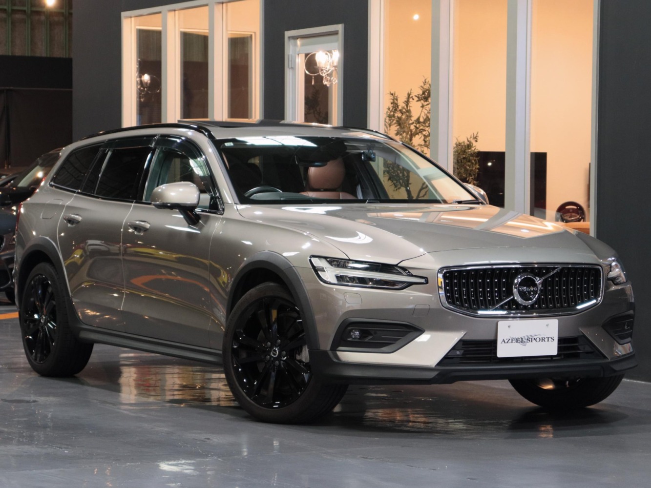 ボルボ　V60　クロスカントリー　T5　AWD　プロ