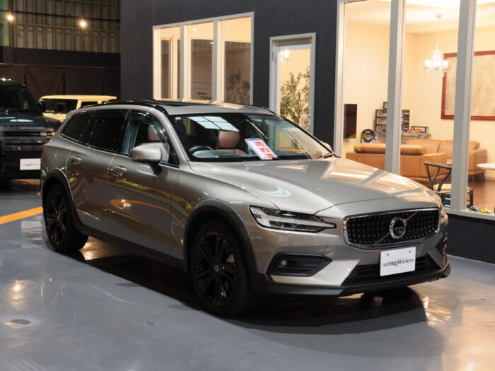 ☆ボルボ　Ｖ６０クロスカントリー　Ｔ５　ＡＷＤ　プロ　ご成約いただきました☆