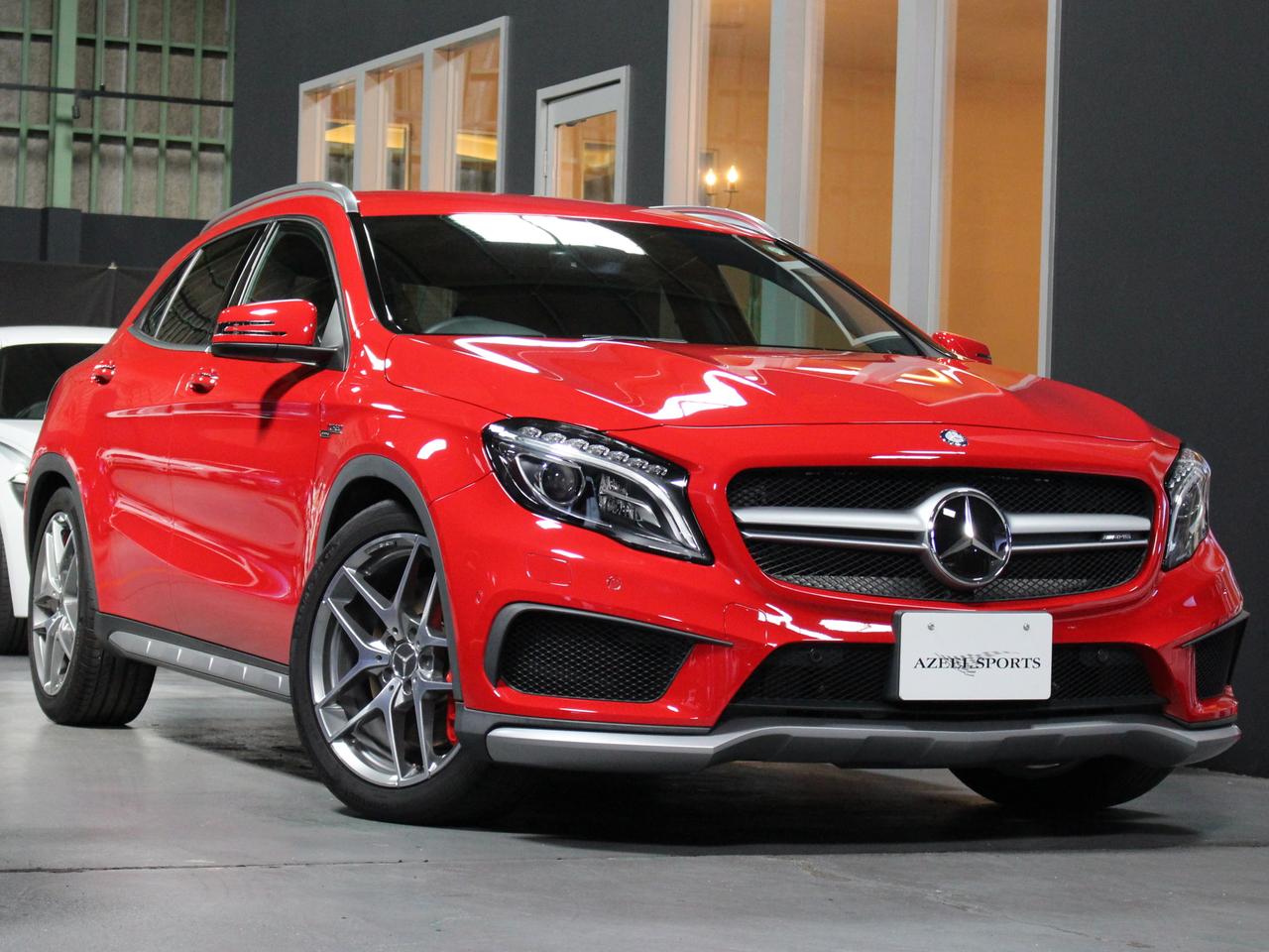メルセデス・ベンツ GLA45 AMG 4マチック