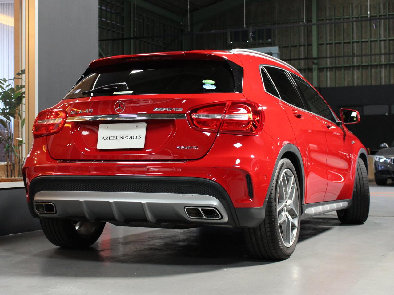メルセデス・ベンツ GLA45 AMG 4マチック