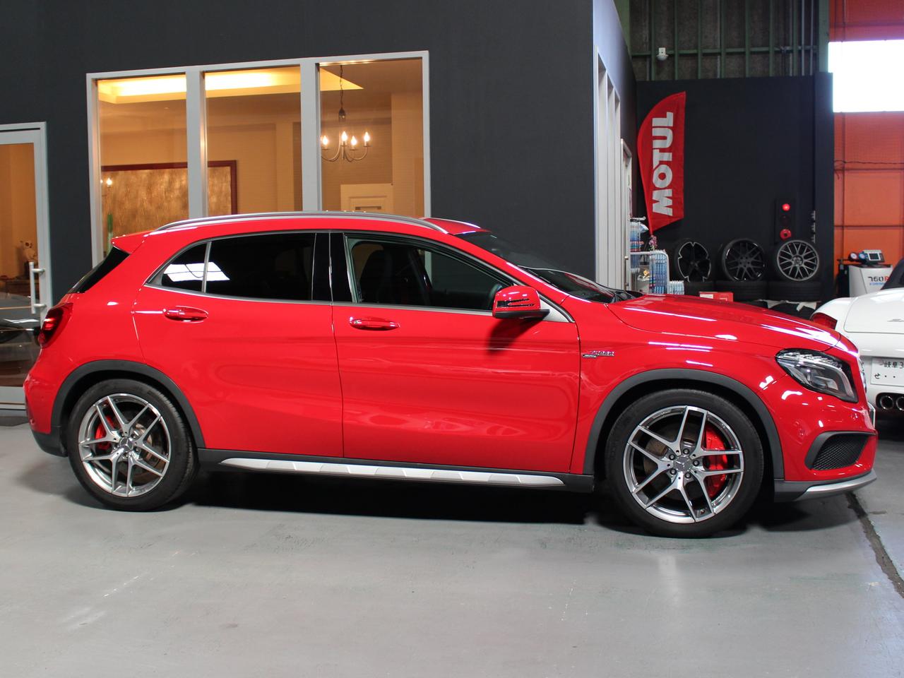 メルセデス・ベンツ GLA45 AMG 4マチック