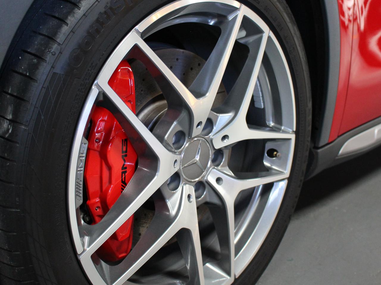 メルセデス・ベンツ GLA45 AMG 4マチック