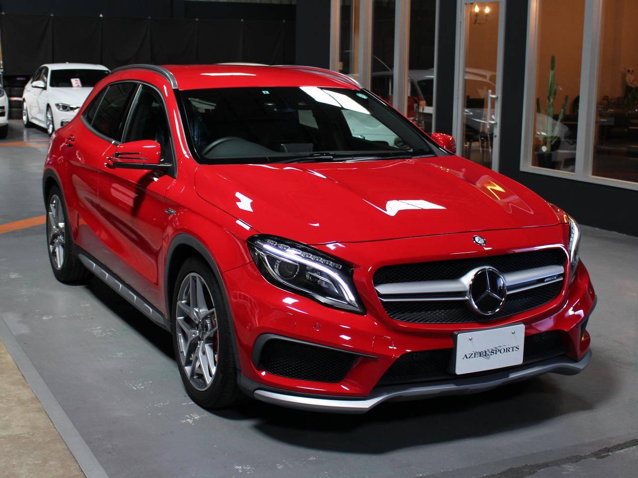 メルセデス・ベンツ GLA45 AMG 4マチック