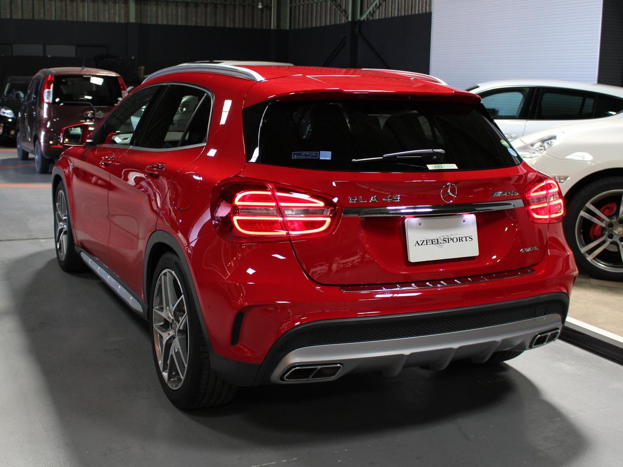 メルセデス・ベンツ GLA45 AMG 4マチック