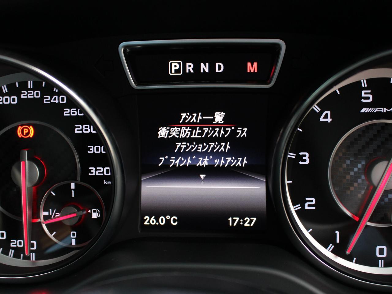 メルセデス・ベンツ GLA45 AMG 4マチック