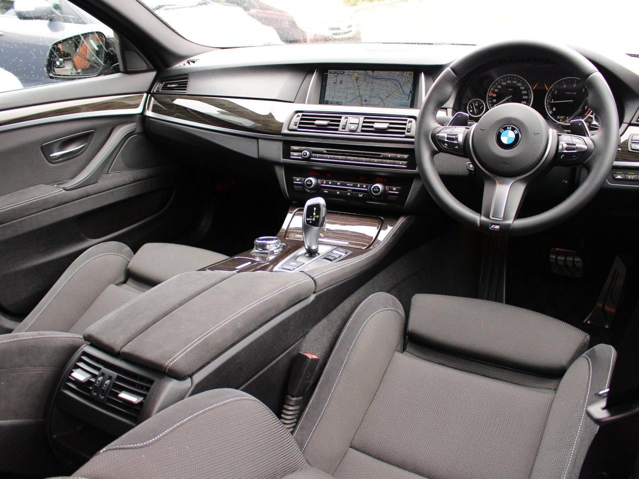BMW 523iツーリング Mスポーツ