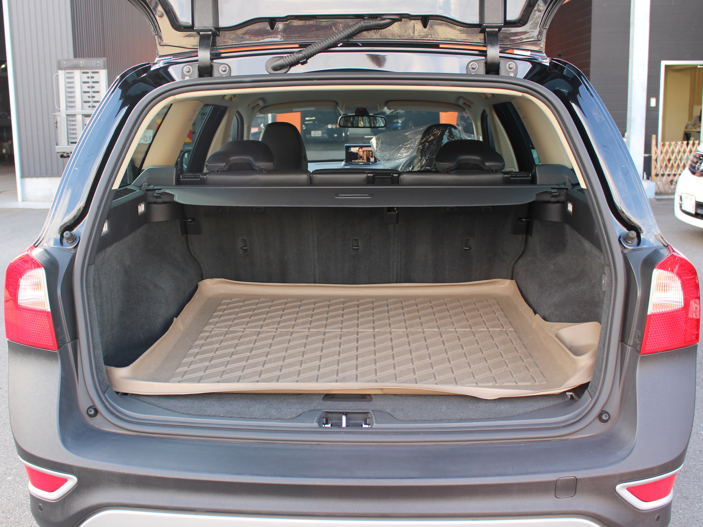 ボルボ ＸＣ７０ ３．２ＳＥ　ＡＷＤ　
