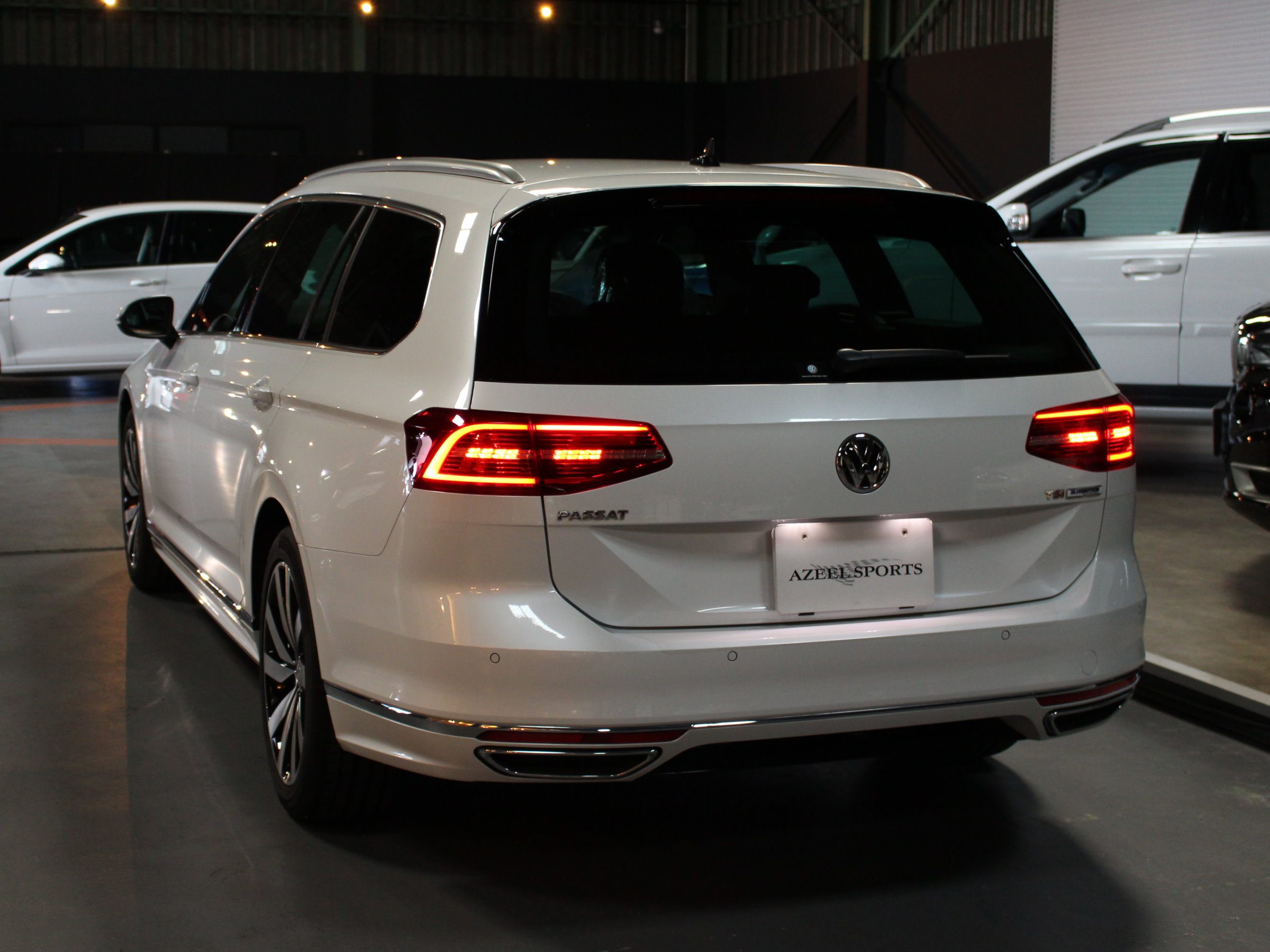ＶＷ パサートヴァリアント　ＴＳＩ　Ｒライン　