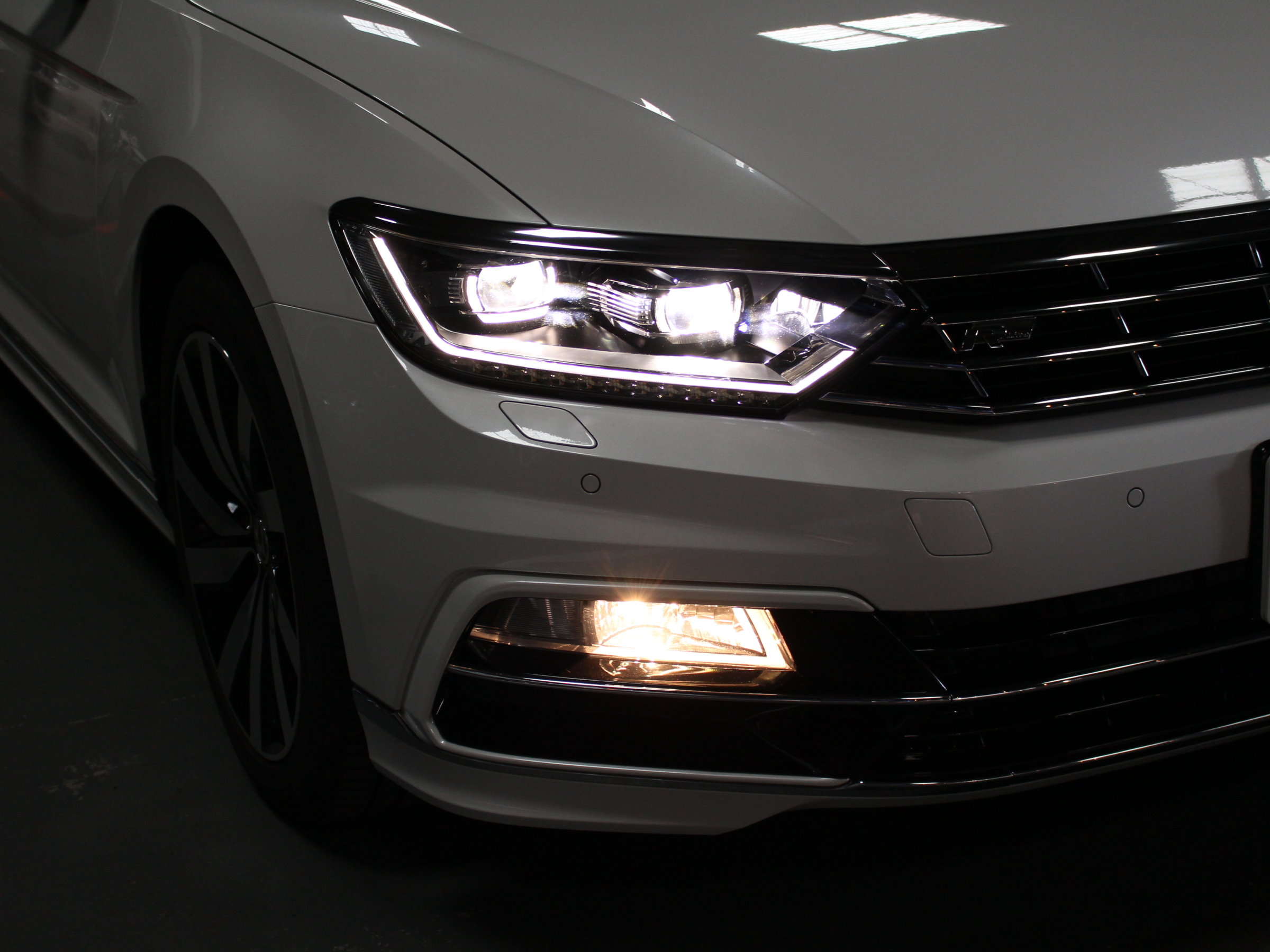ＶＷ パサートヴァリアント　ＴＳＩ　Ｒライン　