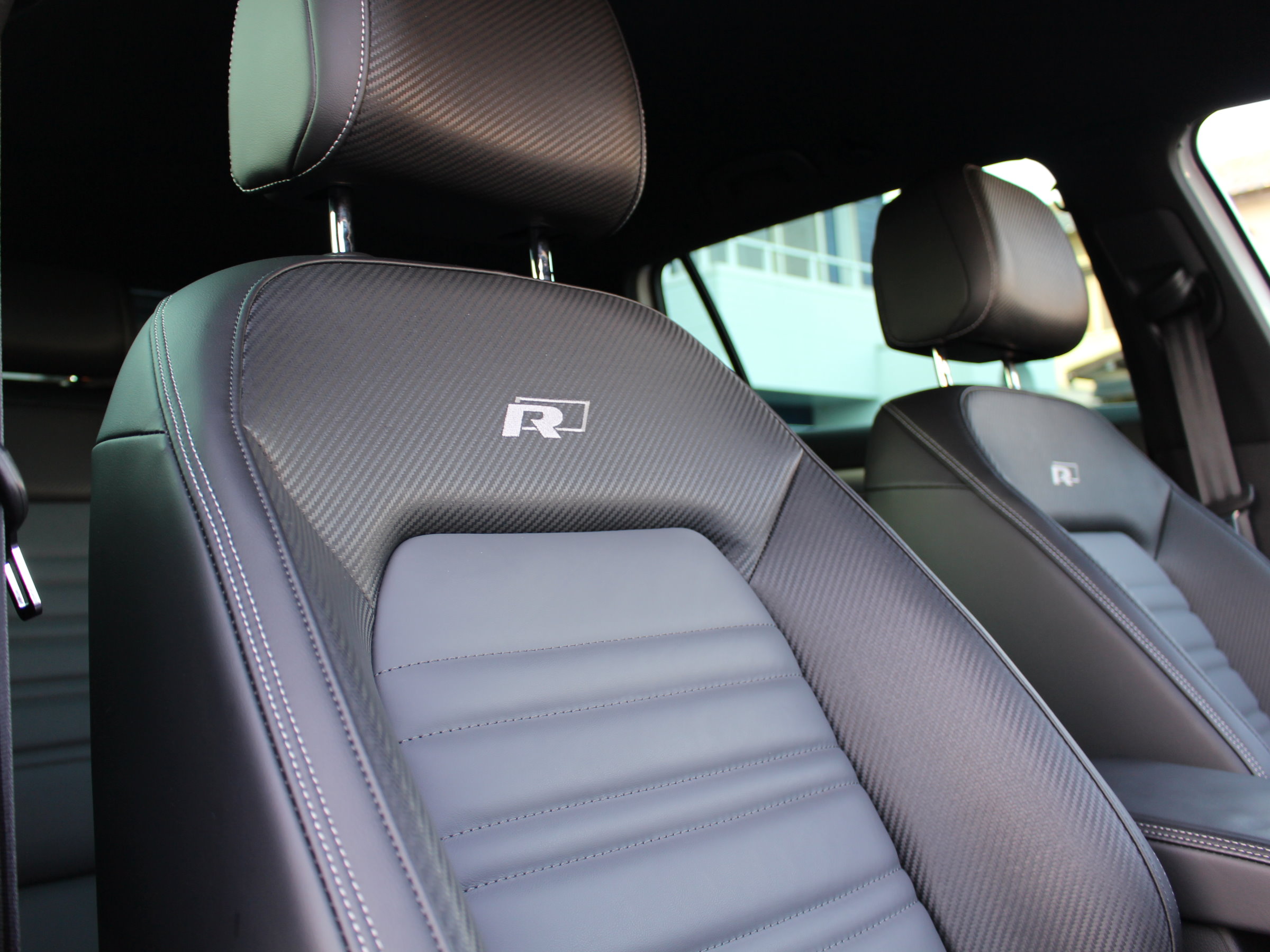 ＶＷ パサートヴァリアント　ＴＳＩ　Ｒライン　