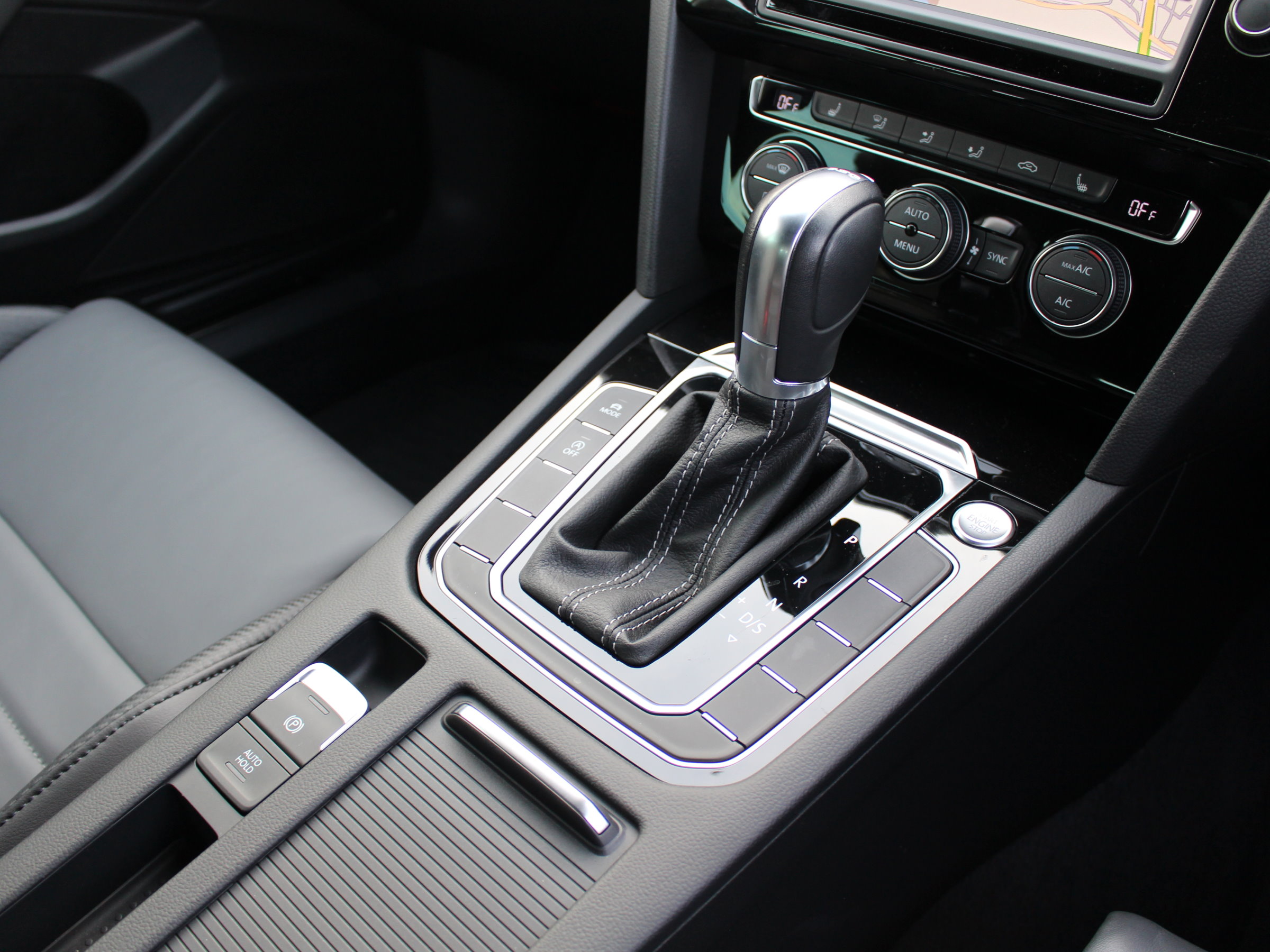 ＶＷ パサートヴァリアント　ＴＳＩ　Ｒライン　