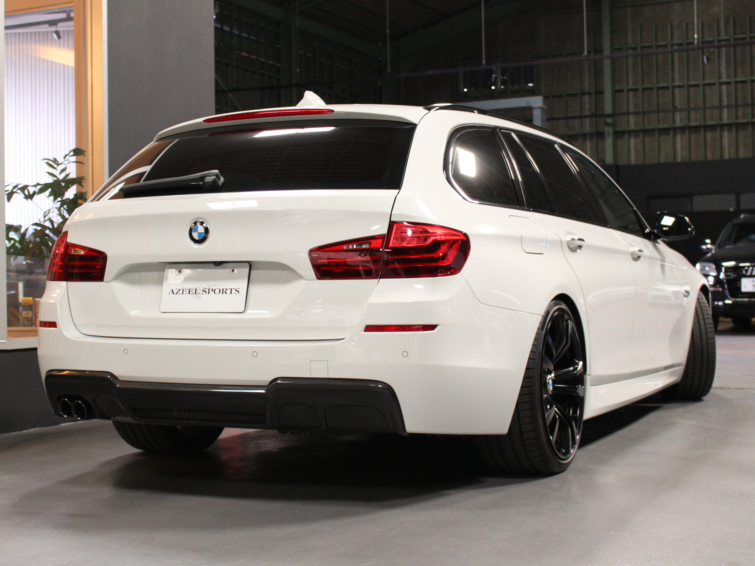 ＢＭＷ　５２３ｉツーリング　Ｍスポーツ　