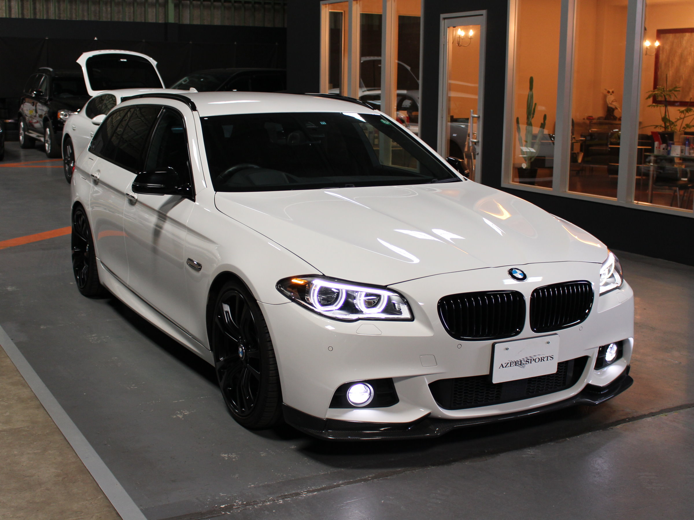 ＢＭＷ　５２３ｉツーリング　Ｍスポーツ　