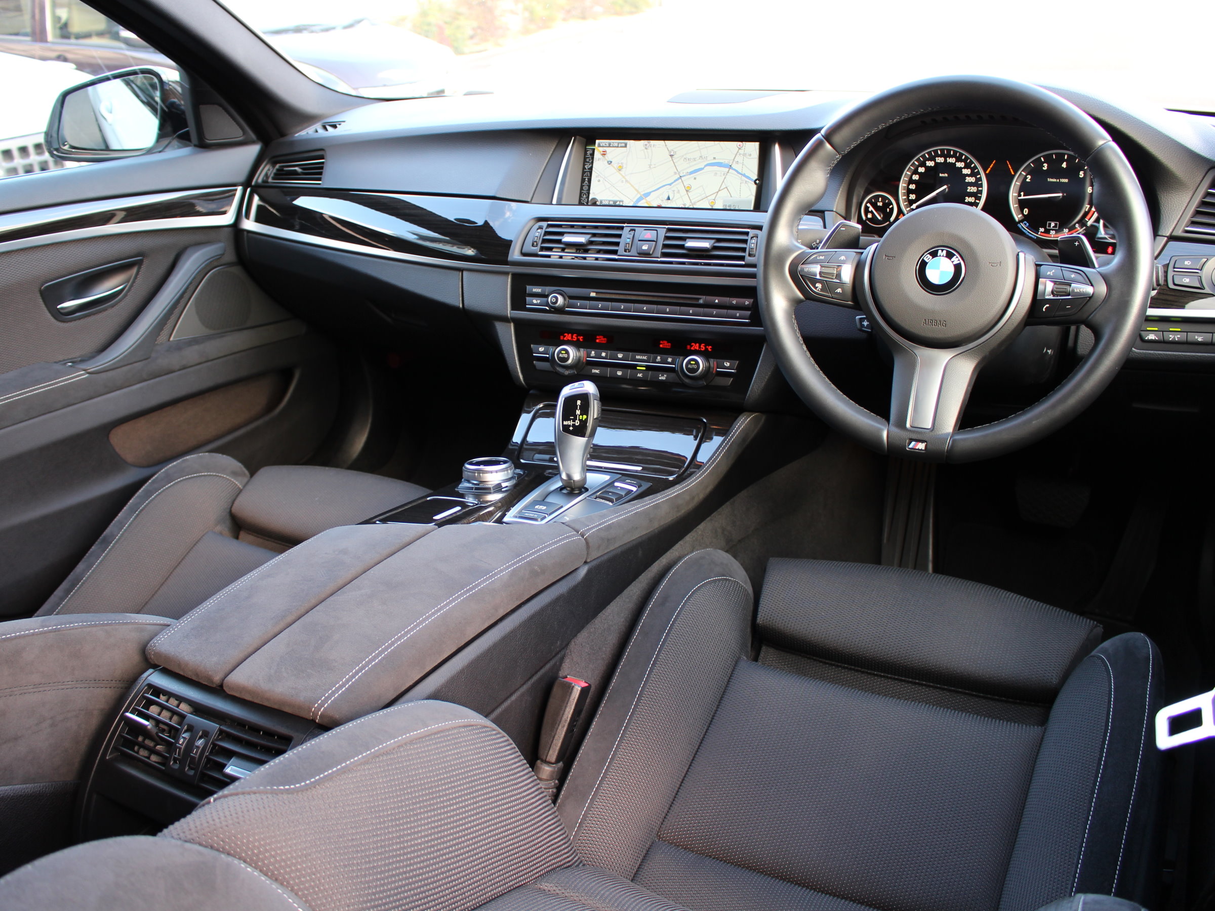ＢＭＷ　５２３ｉツーリング　Ｍスポーツ　