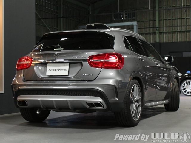 メルセデスベンツ AMG　GLA45　4MATIC