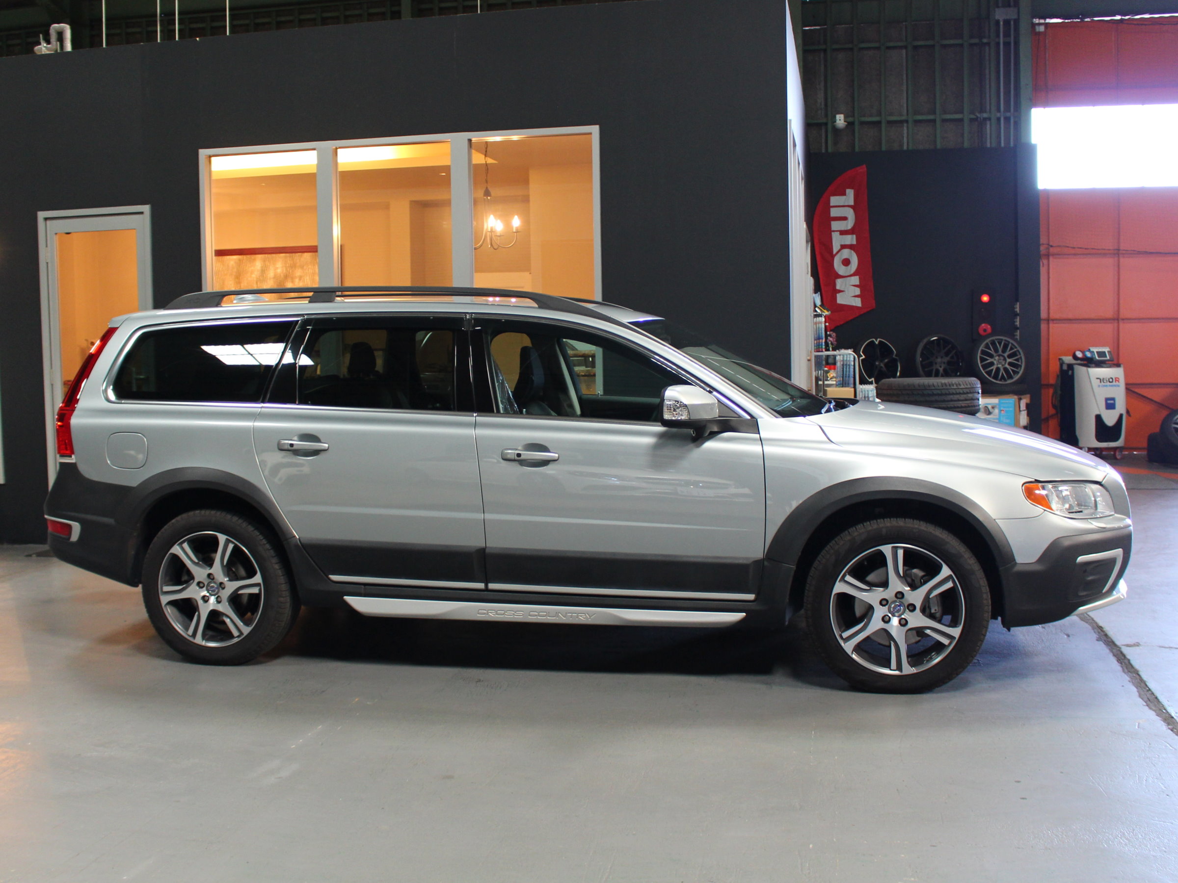 ボルボ　ＸＣ７０　Ｔ６　ＡＷＤ　インスクリプション