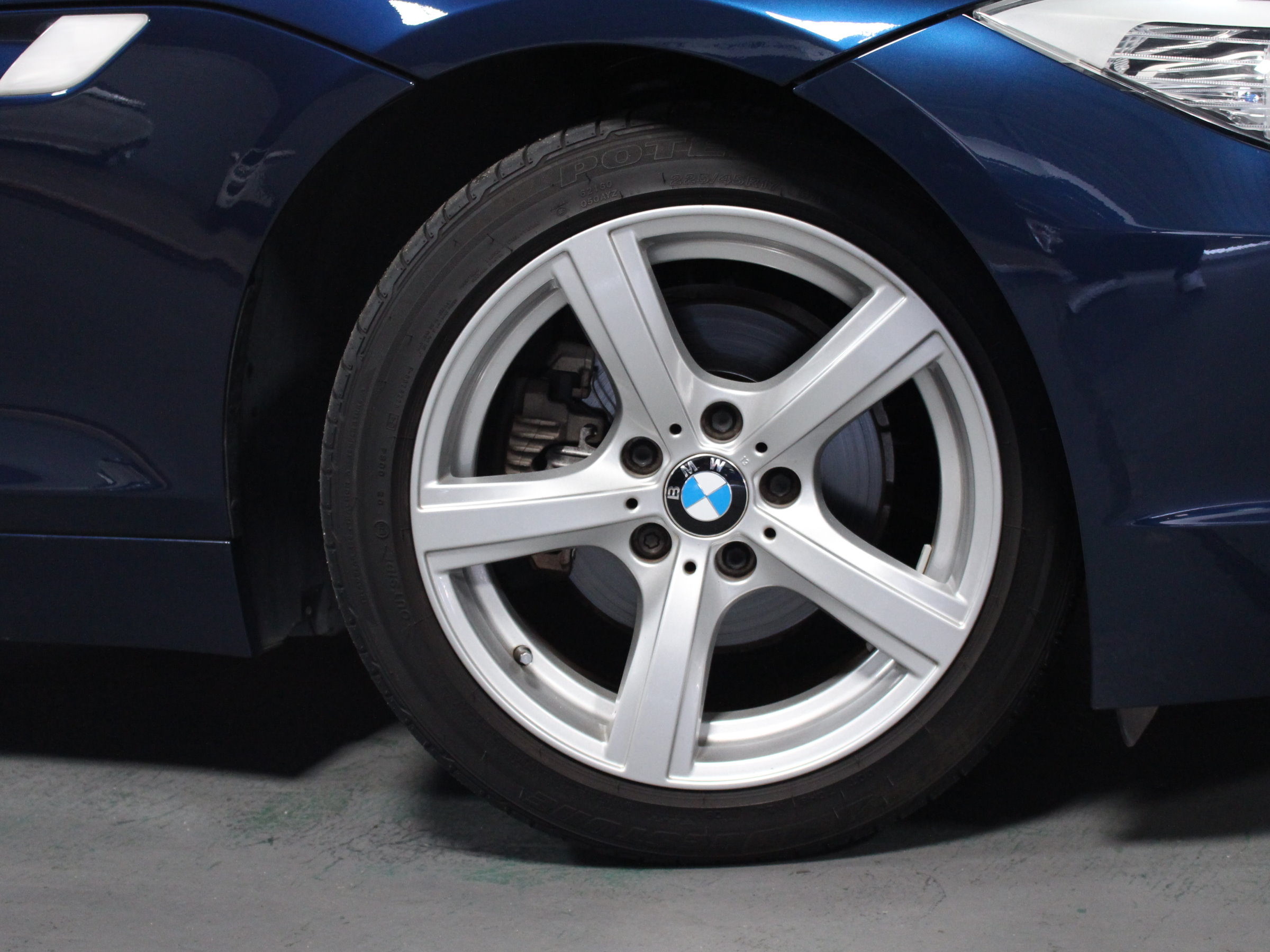 ＢＭＷ　Ｚ４　ｓドライブ２３ⅰ　ハイラインＰＫＧ