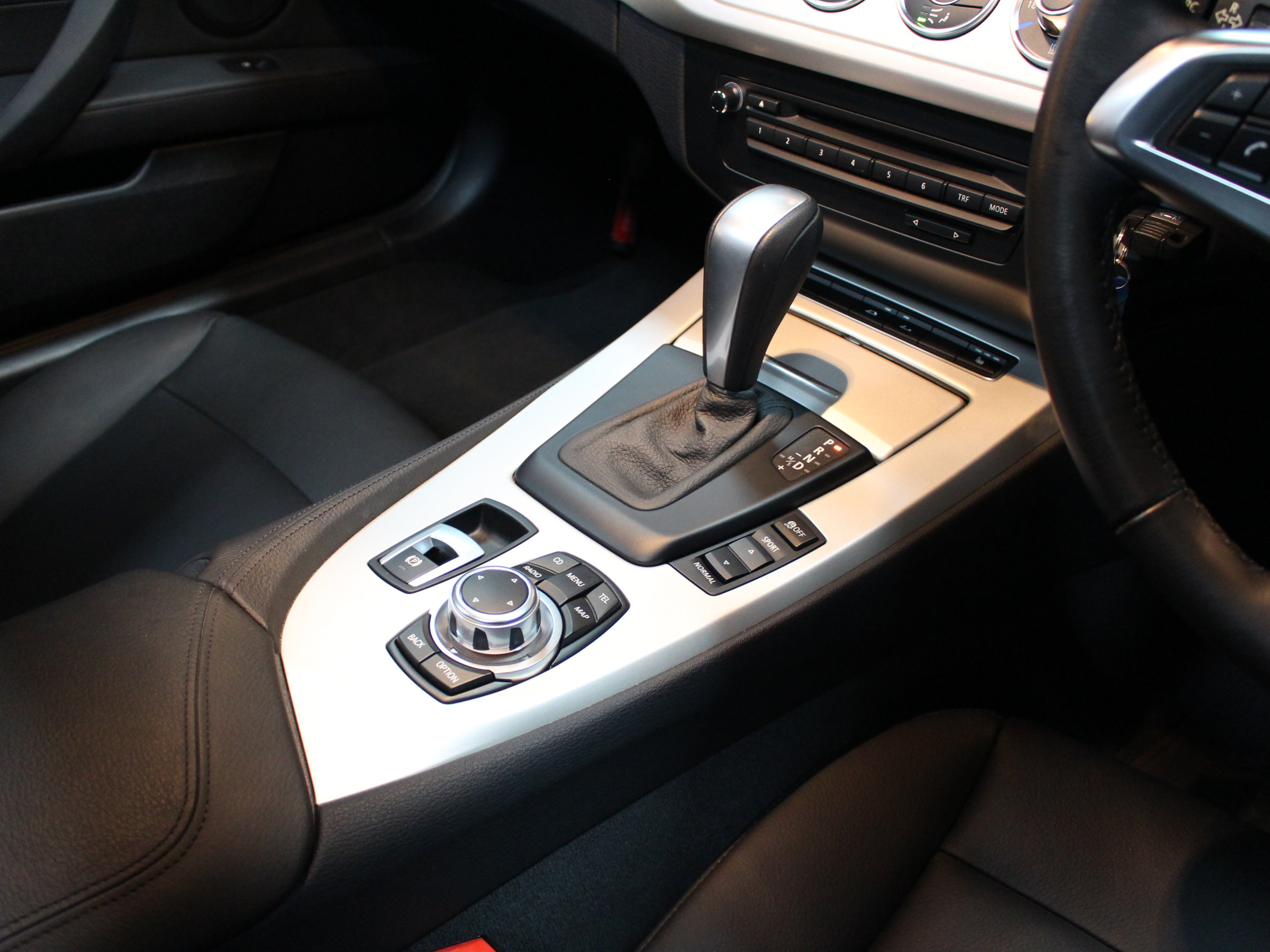 ＢＭＷ　Ｚ４　ｓドライブ２３ⅰ　ハイラインＰＫＧ
