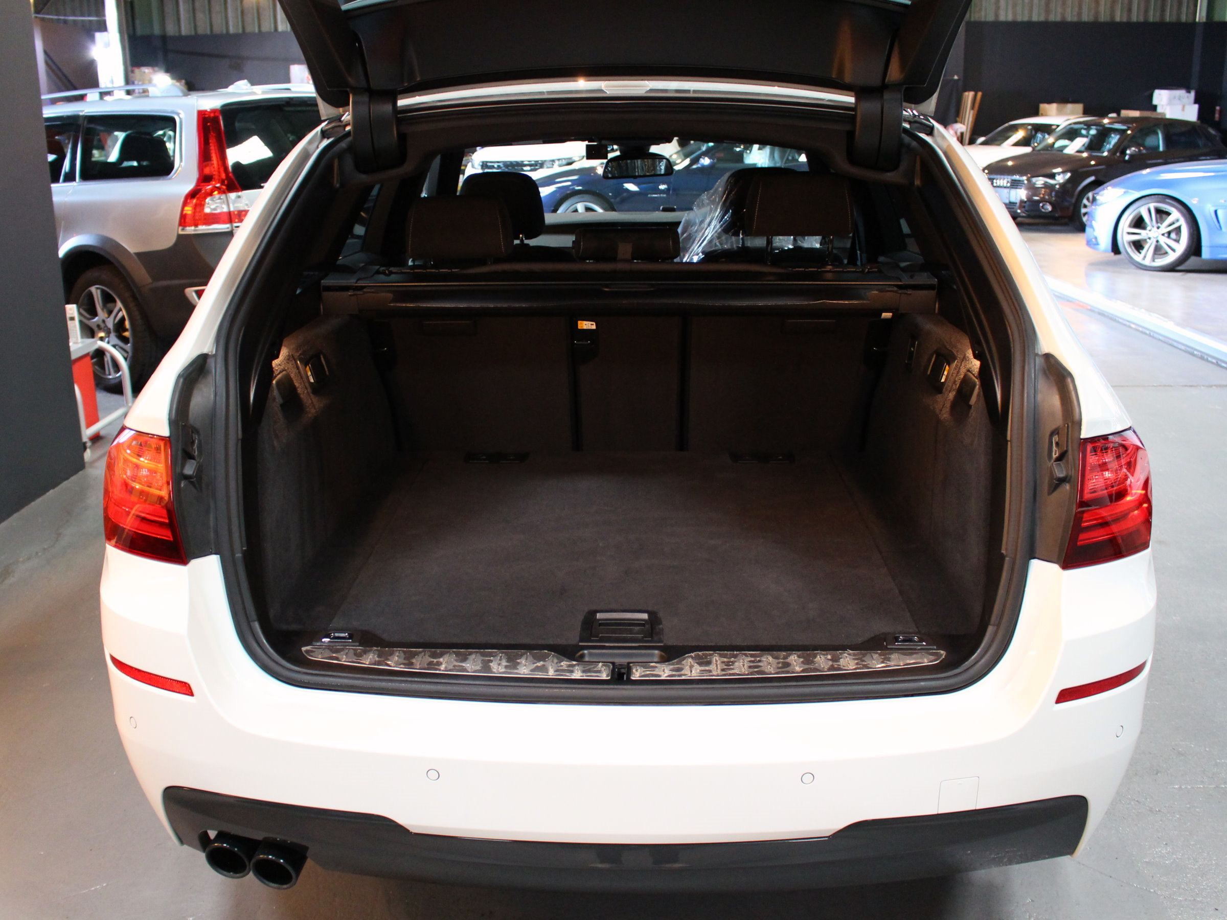 ＢＭＷ　５２３ｄツーリング　Ｍスポーツ