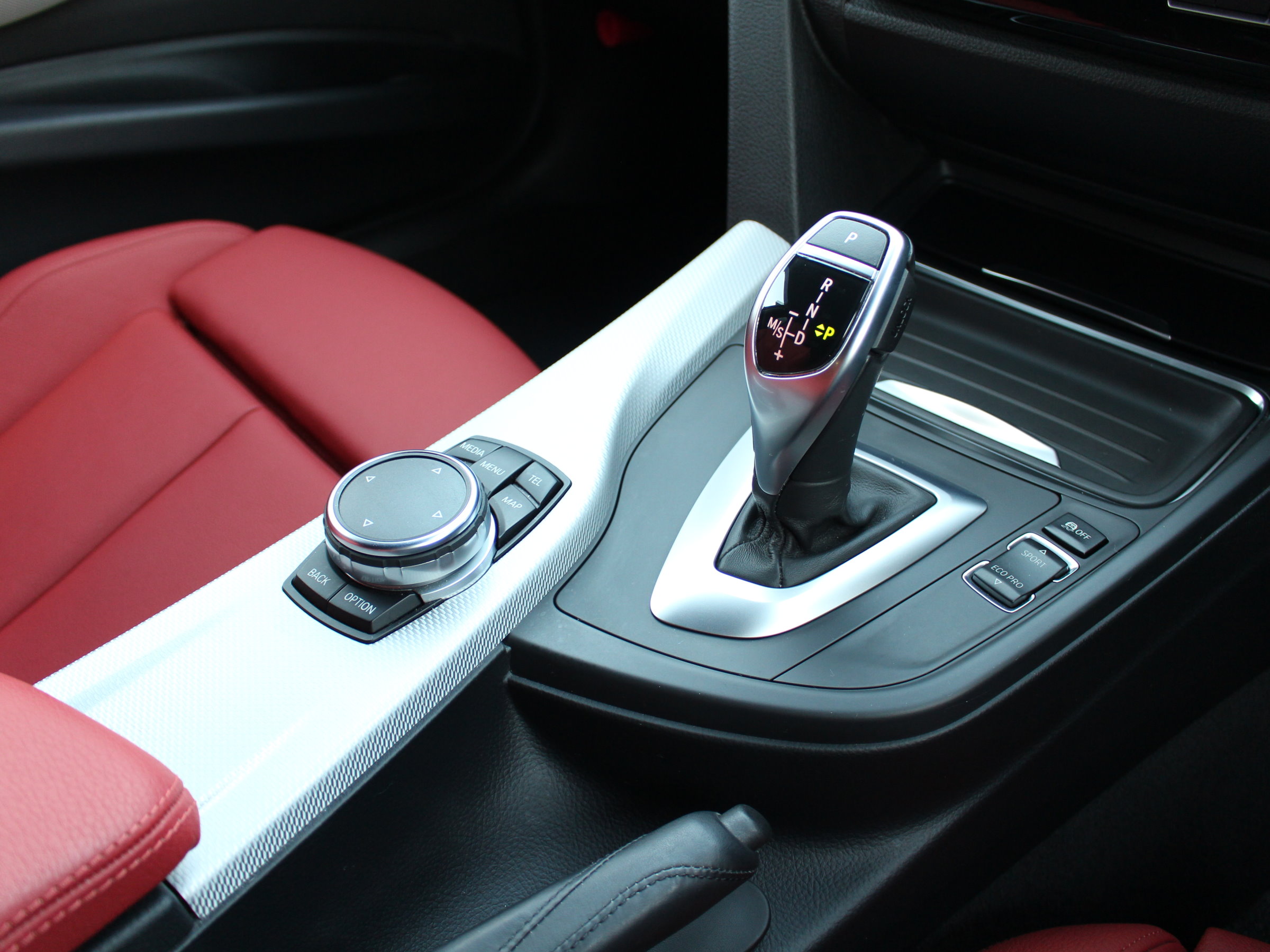 ＢＭＷ　３２０ｄ　Ｍスポーツ