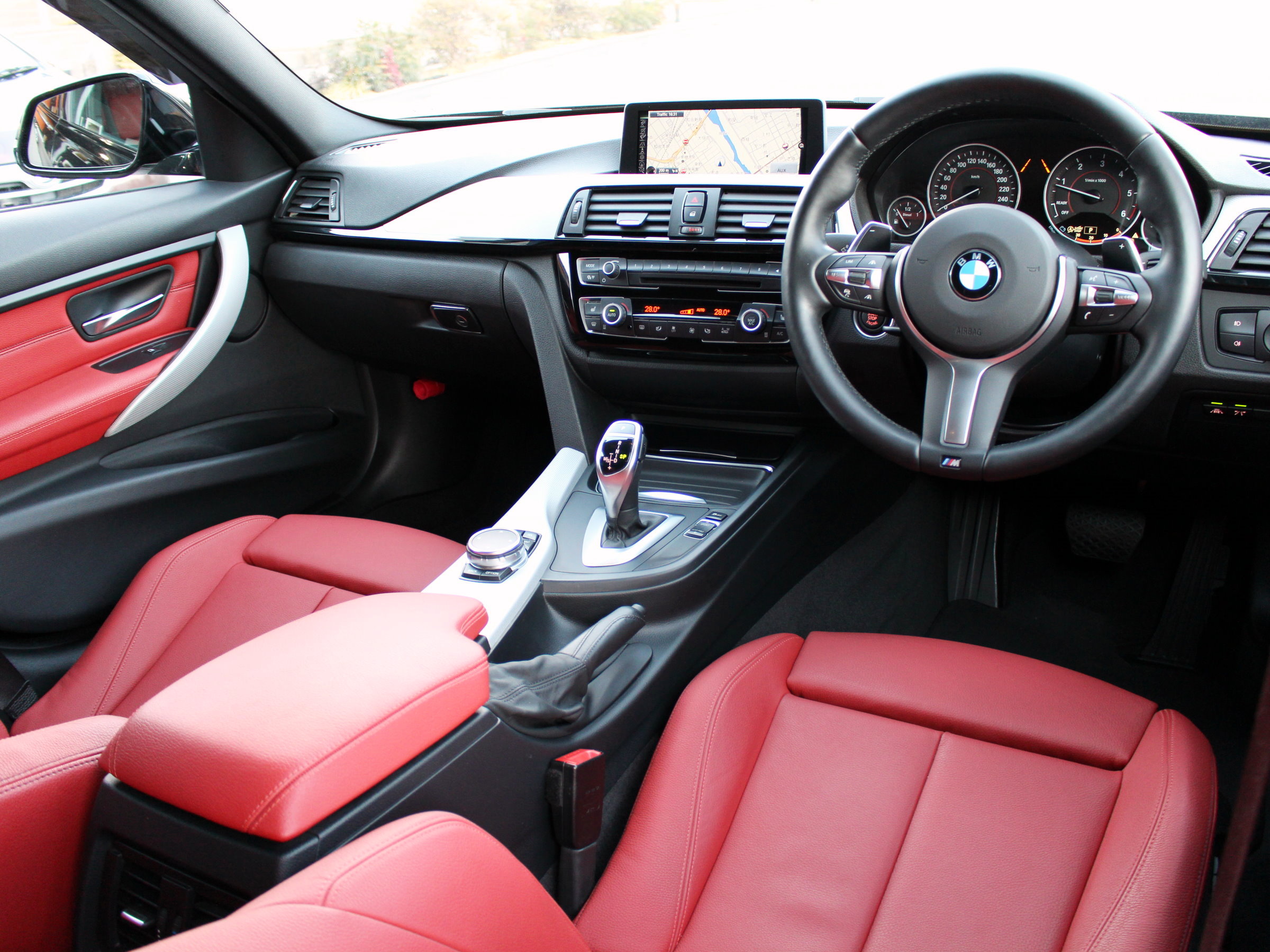 ＢＭＷ　３２０ｄ　Ｍスポーツ