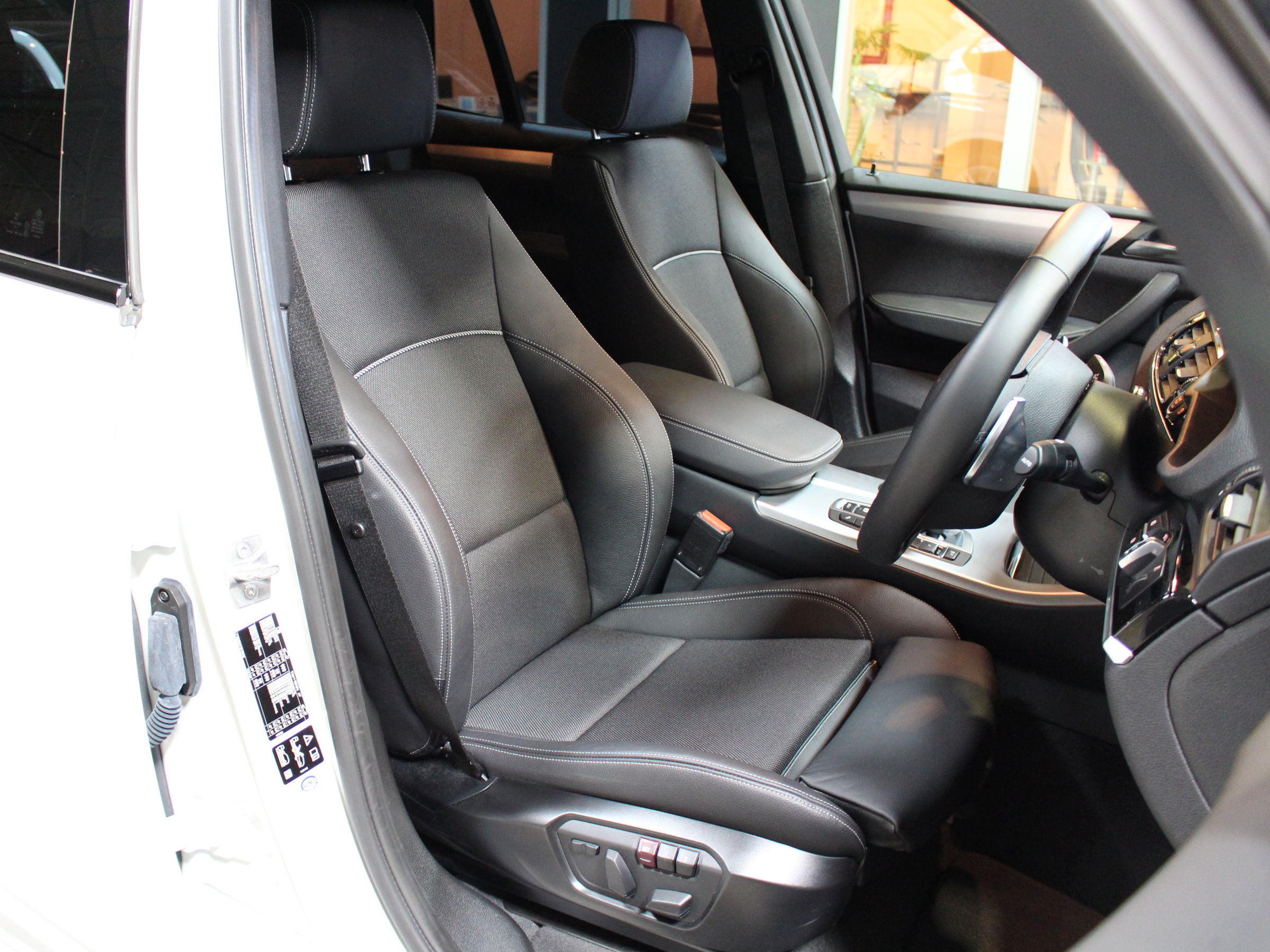 ＢＭＷ　Ｘ３　ｘドライブ２０ｄ　Ｍスポーツ