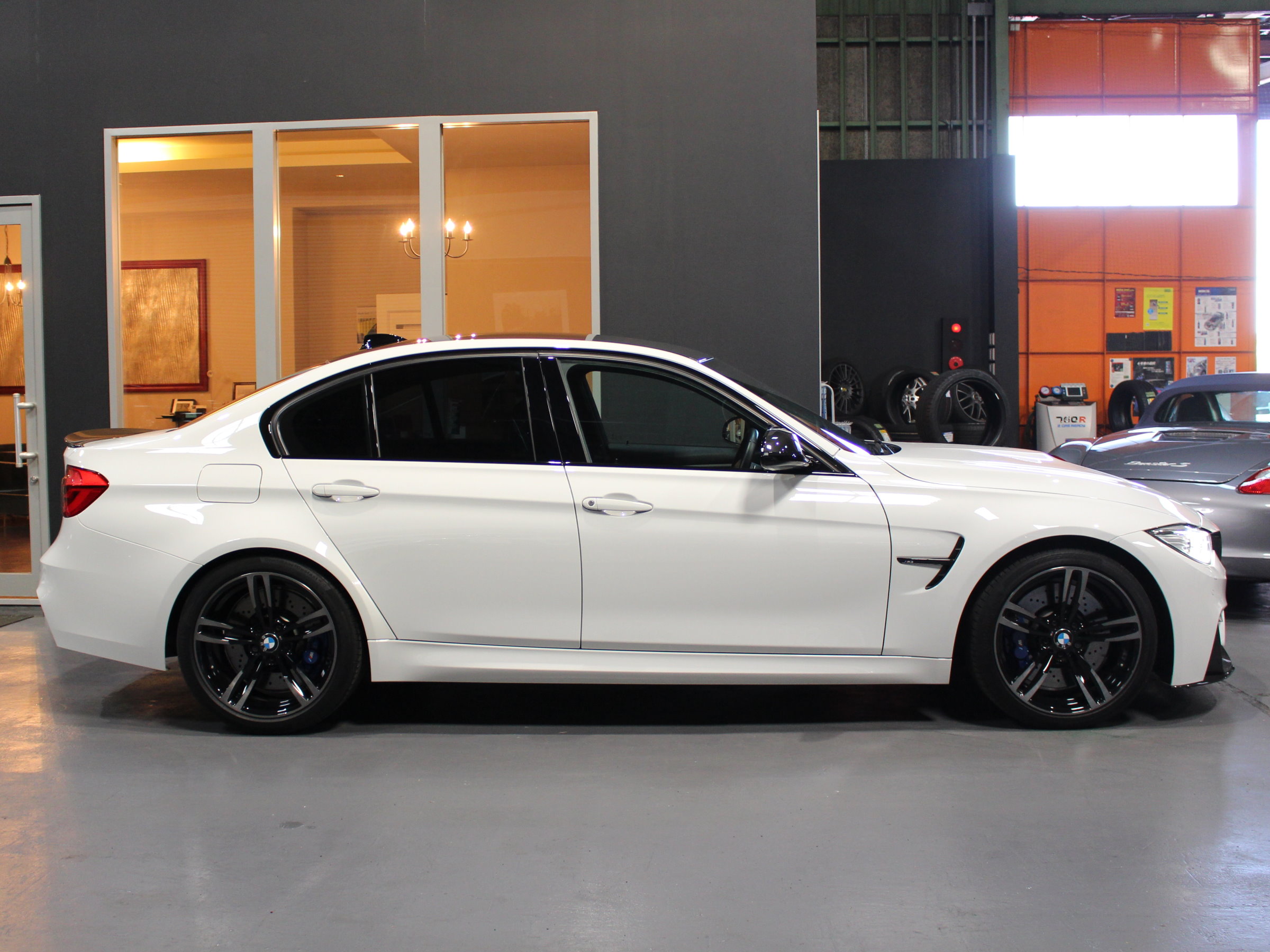 ＢＭＷ　Ｍ３セダン　ＭパフォーマンスカーボンエアロＰＫＧ
