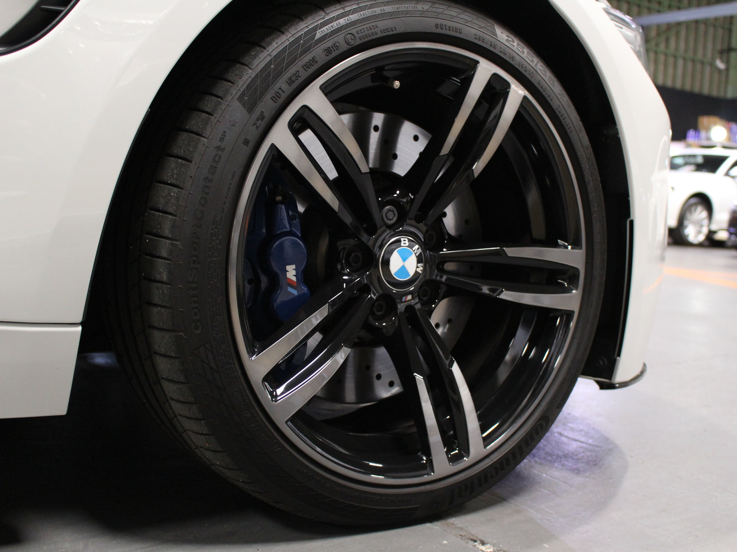 ＢＭＷ　Ｍ３セダン　ＭパフォーマンスカーボンエアロＰＫＧ