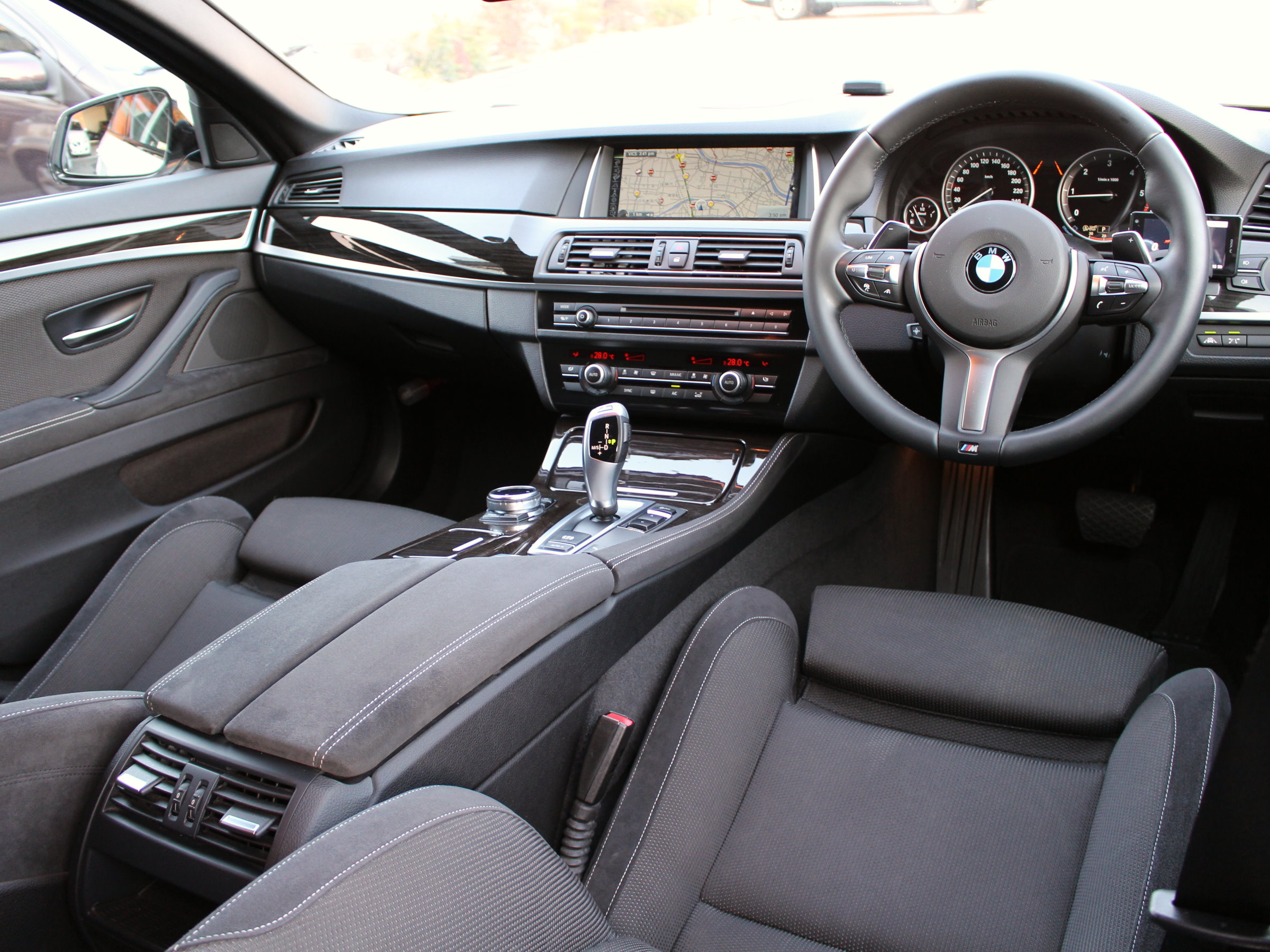 ＢＭＷ　５２３ｄツーリング　Ｍスポーツ