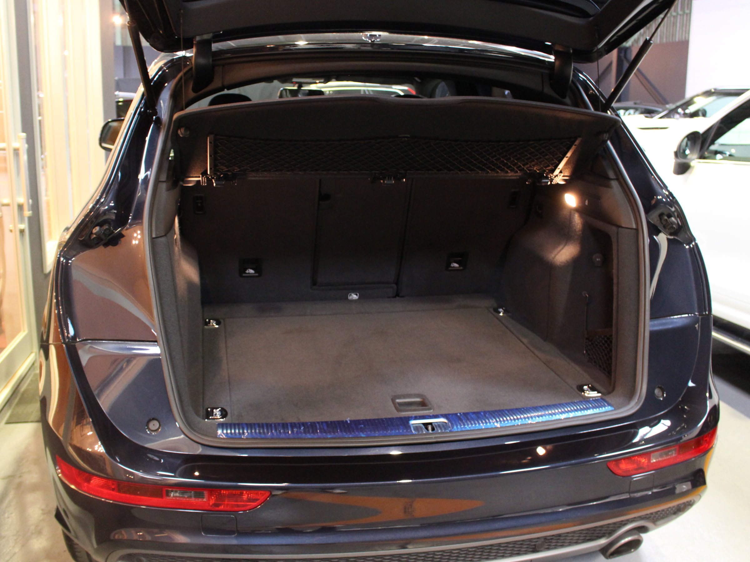 アウディ　Ｑ５　２．０ＴＦＳＩクワトロ　Ｓライン