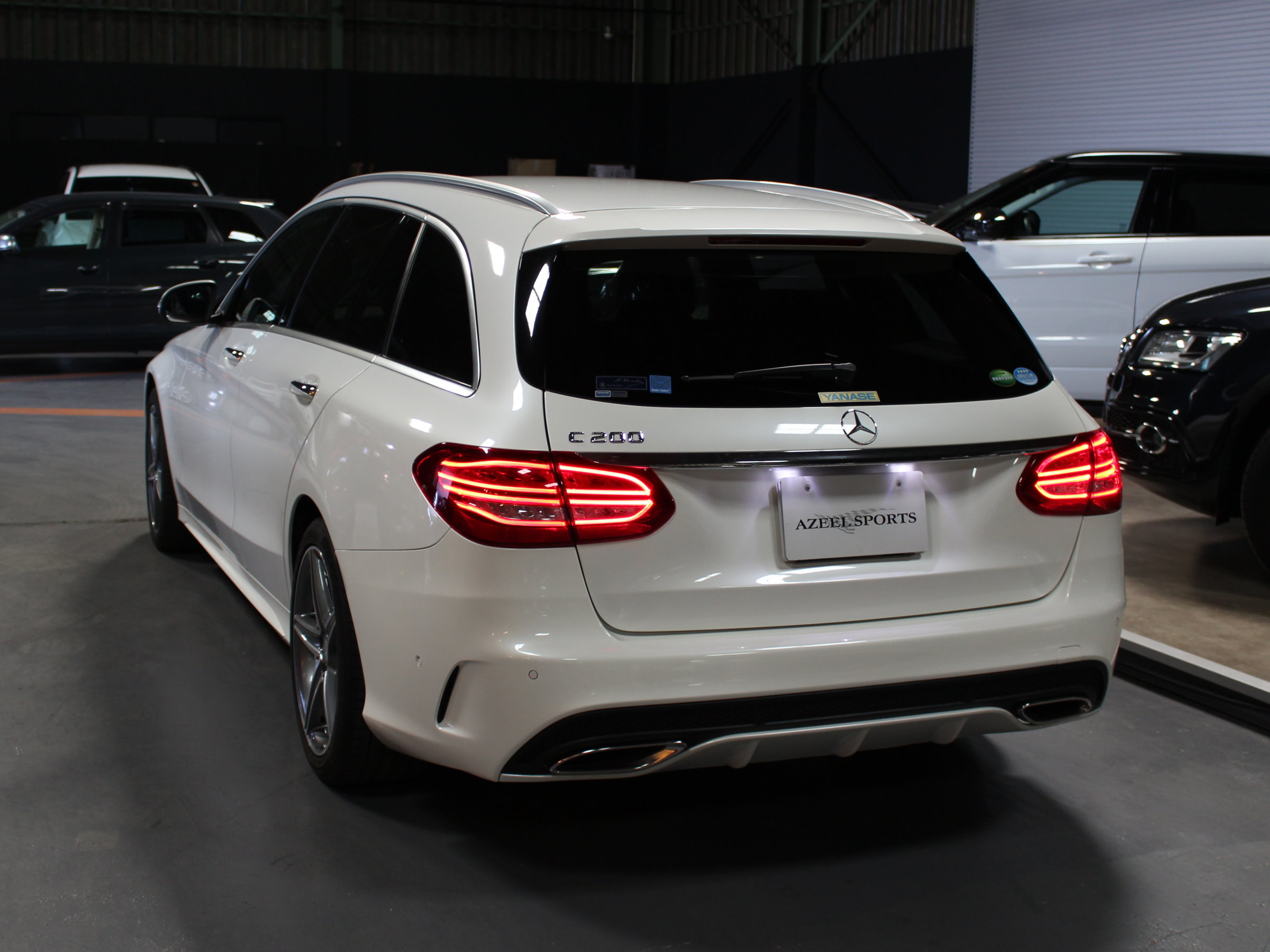 メルセデスベンツ　Ｃ２００ステーションワゴン　スポーツ　本革仕様