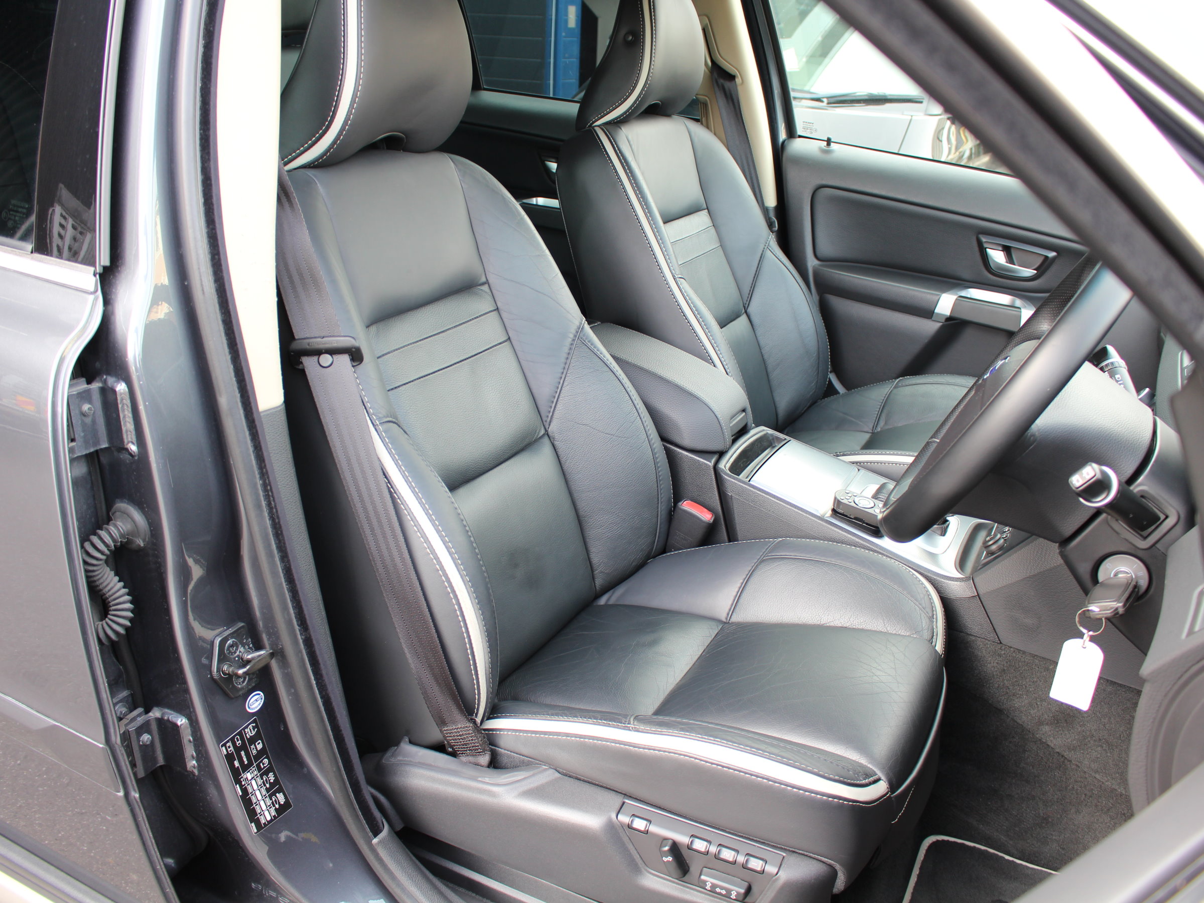ボルボ　ＸＣ９０　３．２スポーツ