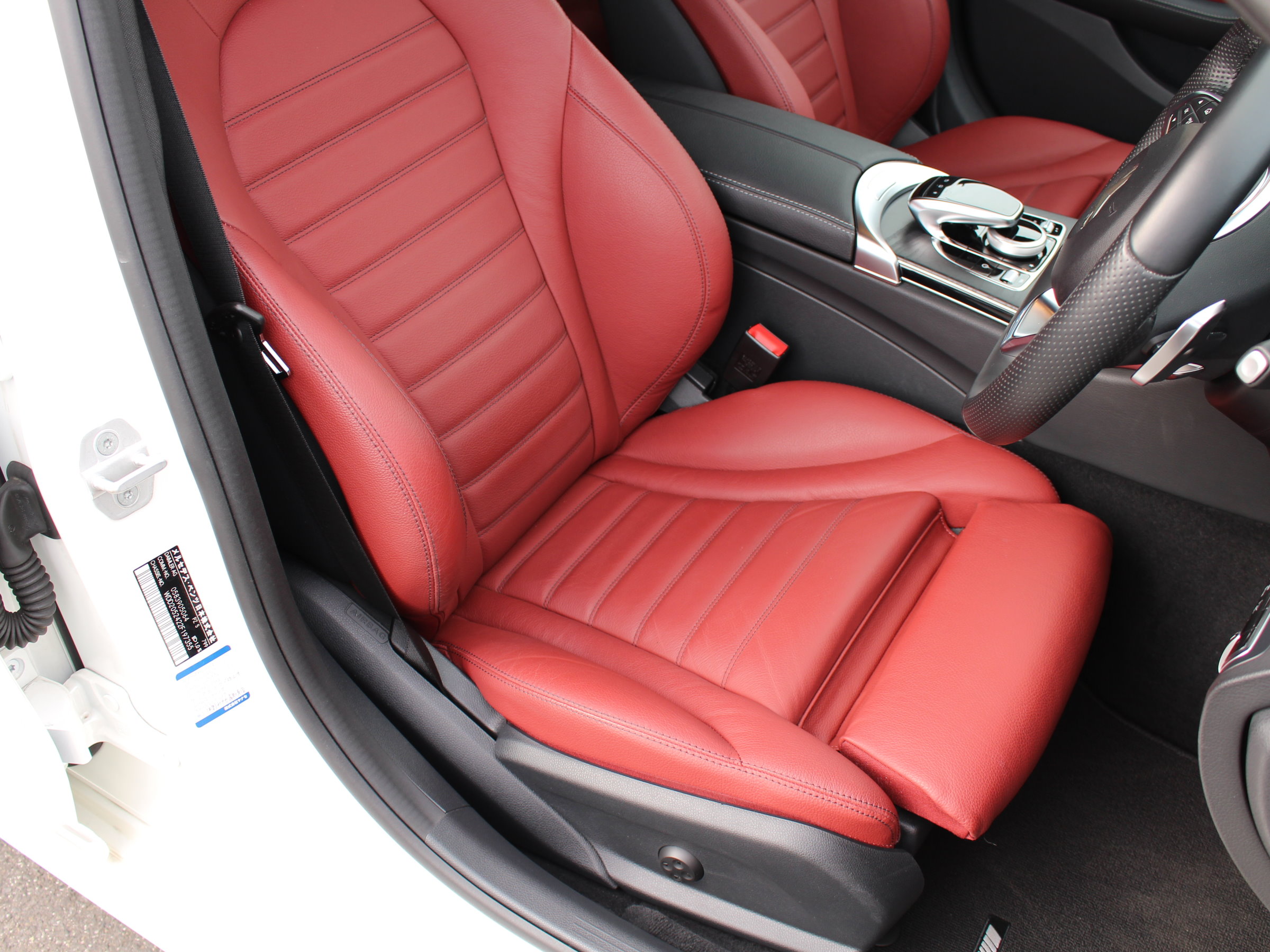メルセデスベンツ　Ｃ２００ステーションワゴン　スポーツ　本革仕様