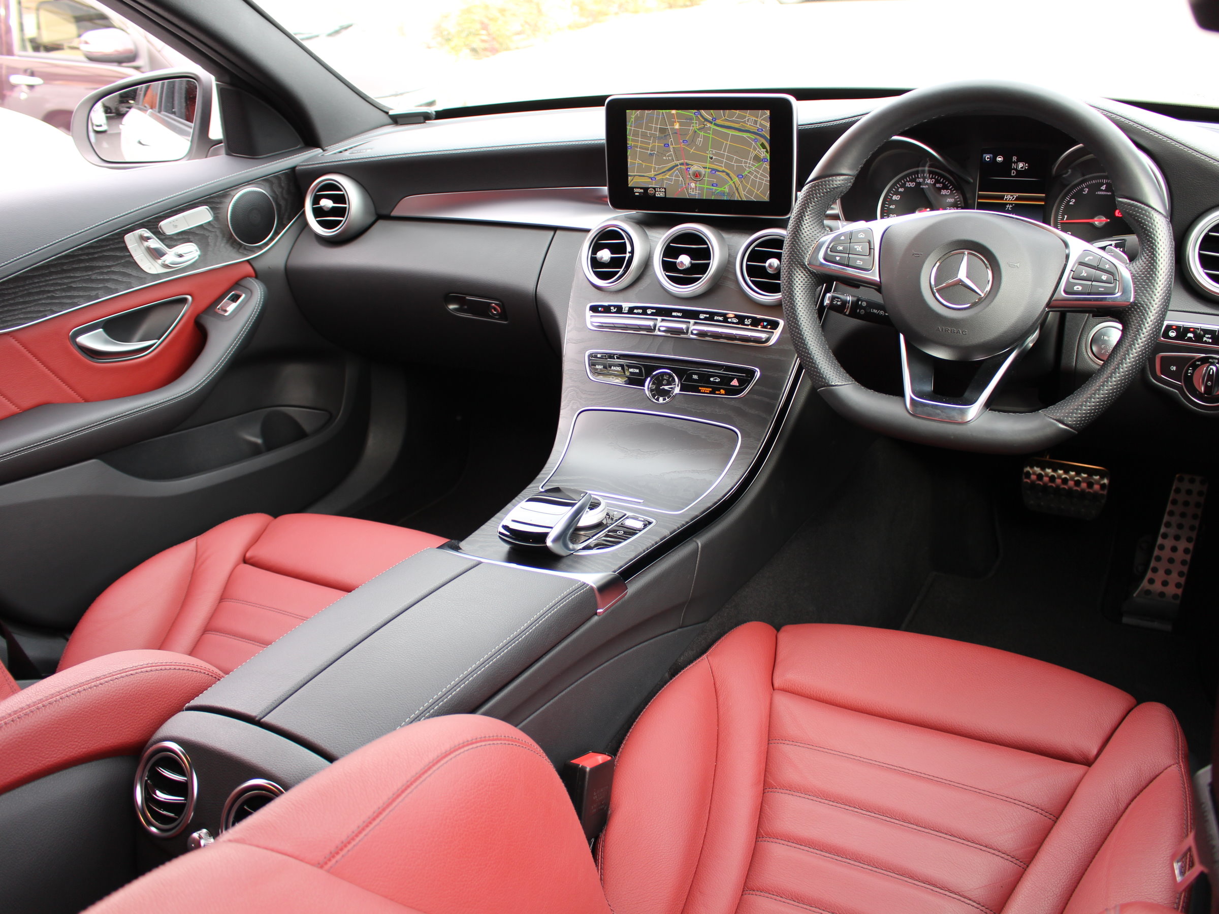 メルセデスベンツ　Ｃ２００ステーションワゴン　スポーツ　本革仕様
