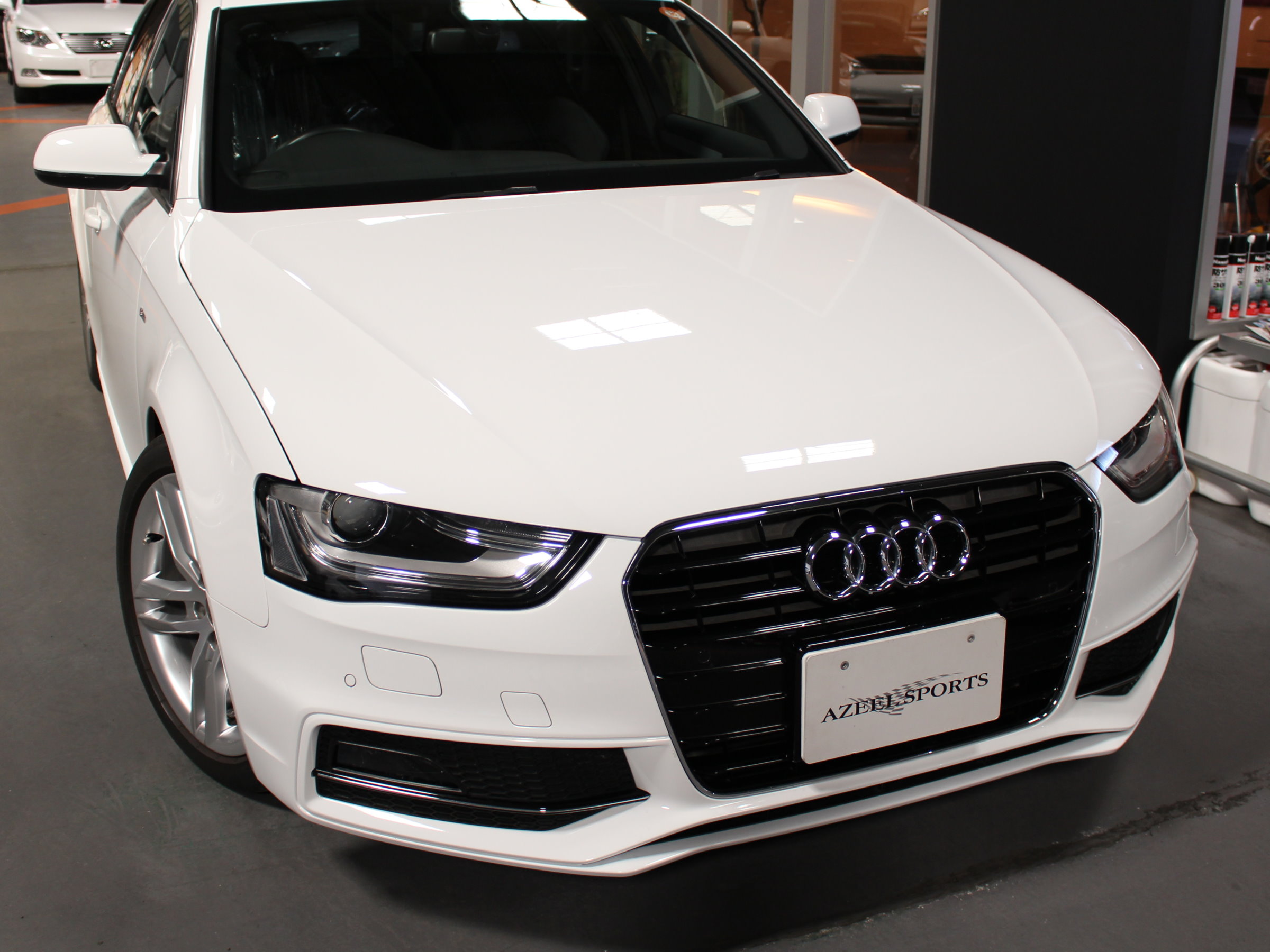 アウディ　Ａ４アバント　２．０ＴＦＳＩ　Ｓライン