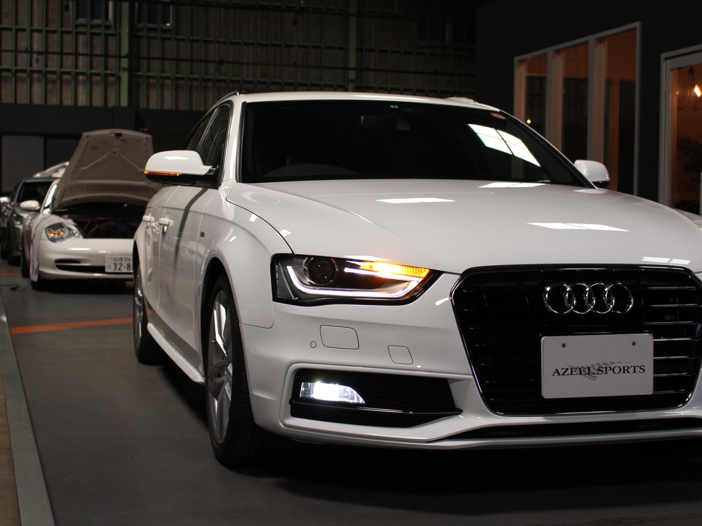アウディ　Ａ４アバント　２．０ＴＦＳＩ　Ｓライン