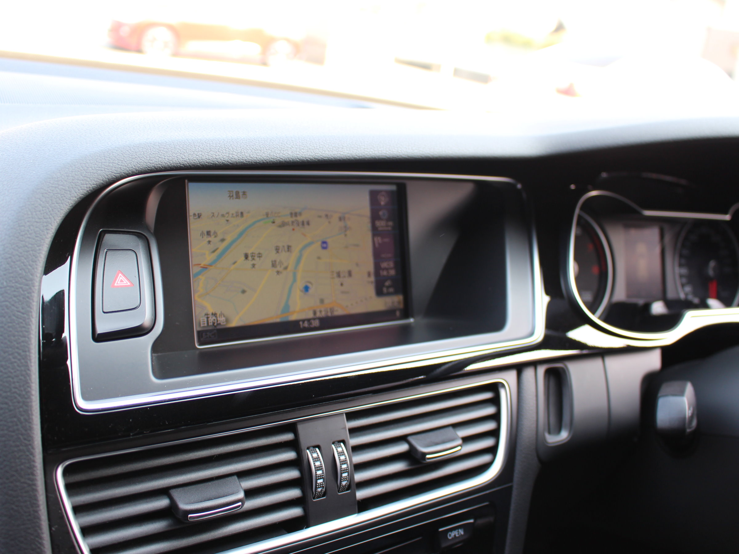 アウディ　Ａ４アバント　２．０ＴＦＳＩ　Ｓライン