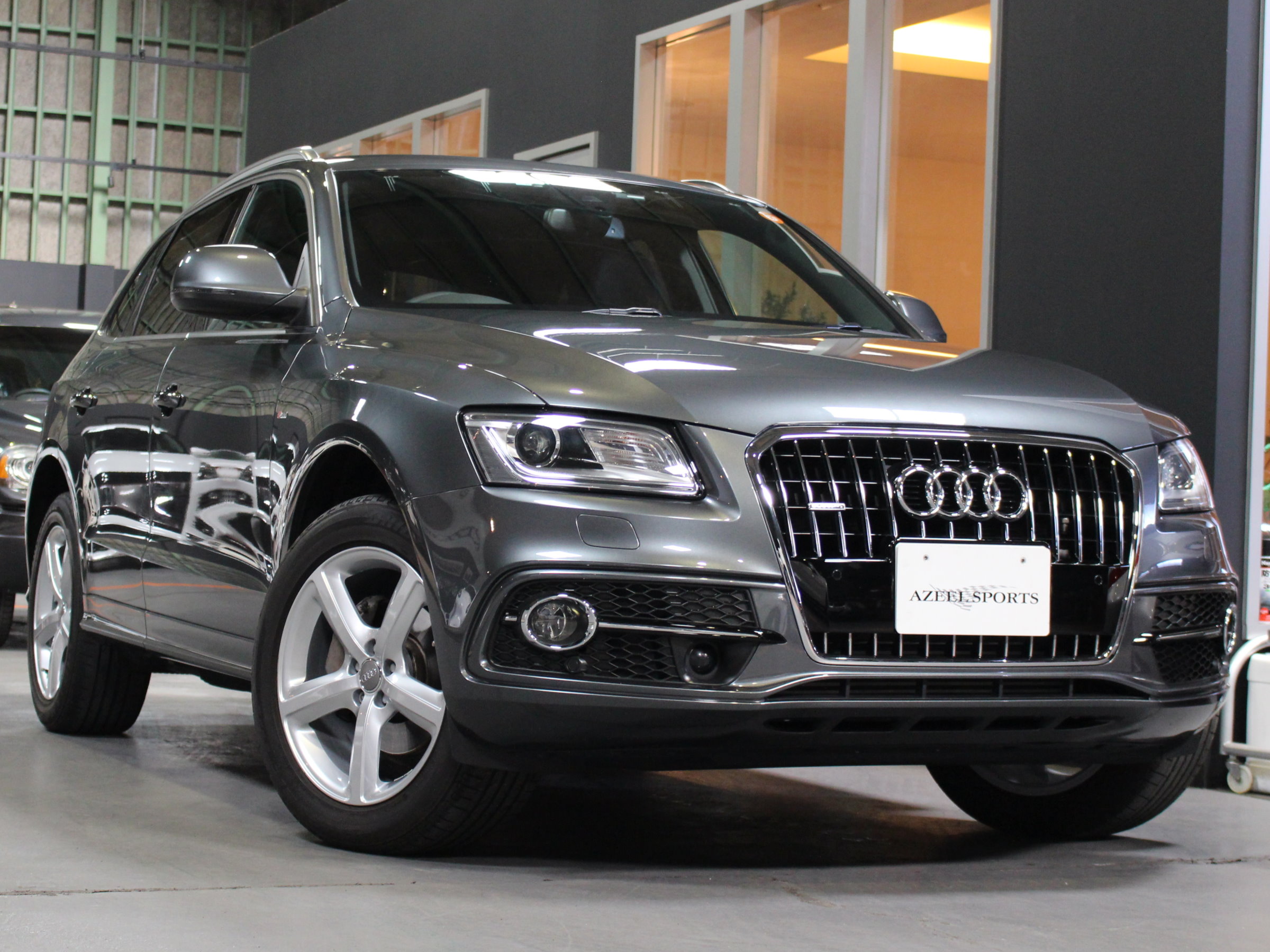 アウディ　Ｑ５　２．０ＴＦＳＩクワトロ　Ｓライン