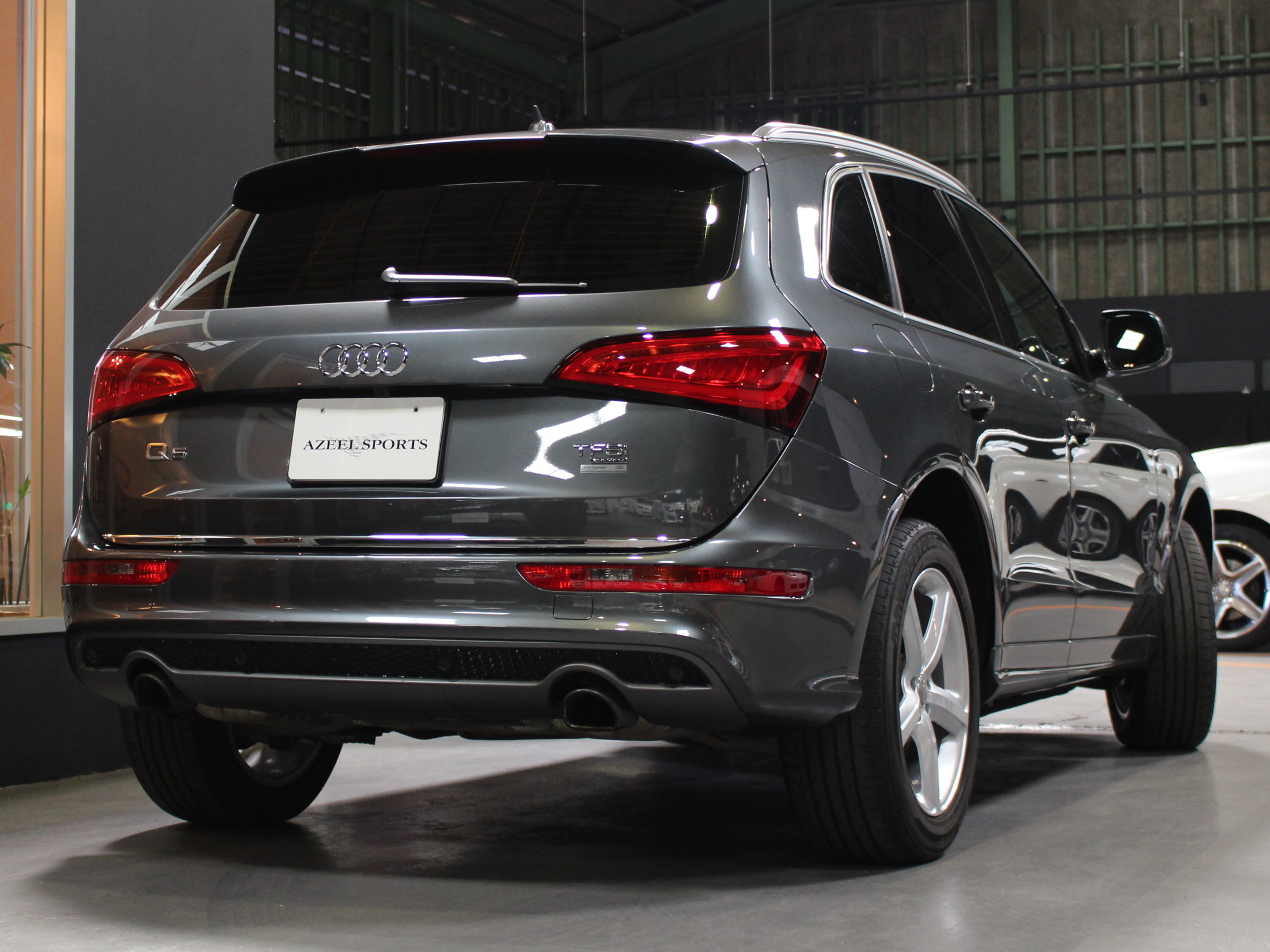 アウディ　Ｑ５　２．０ＴＦＳＩクワトロ　Ｓライン