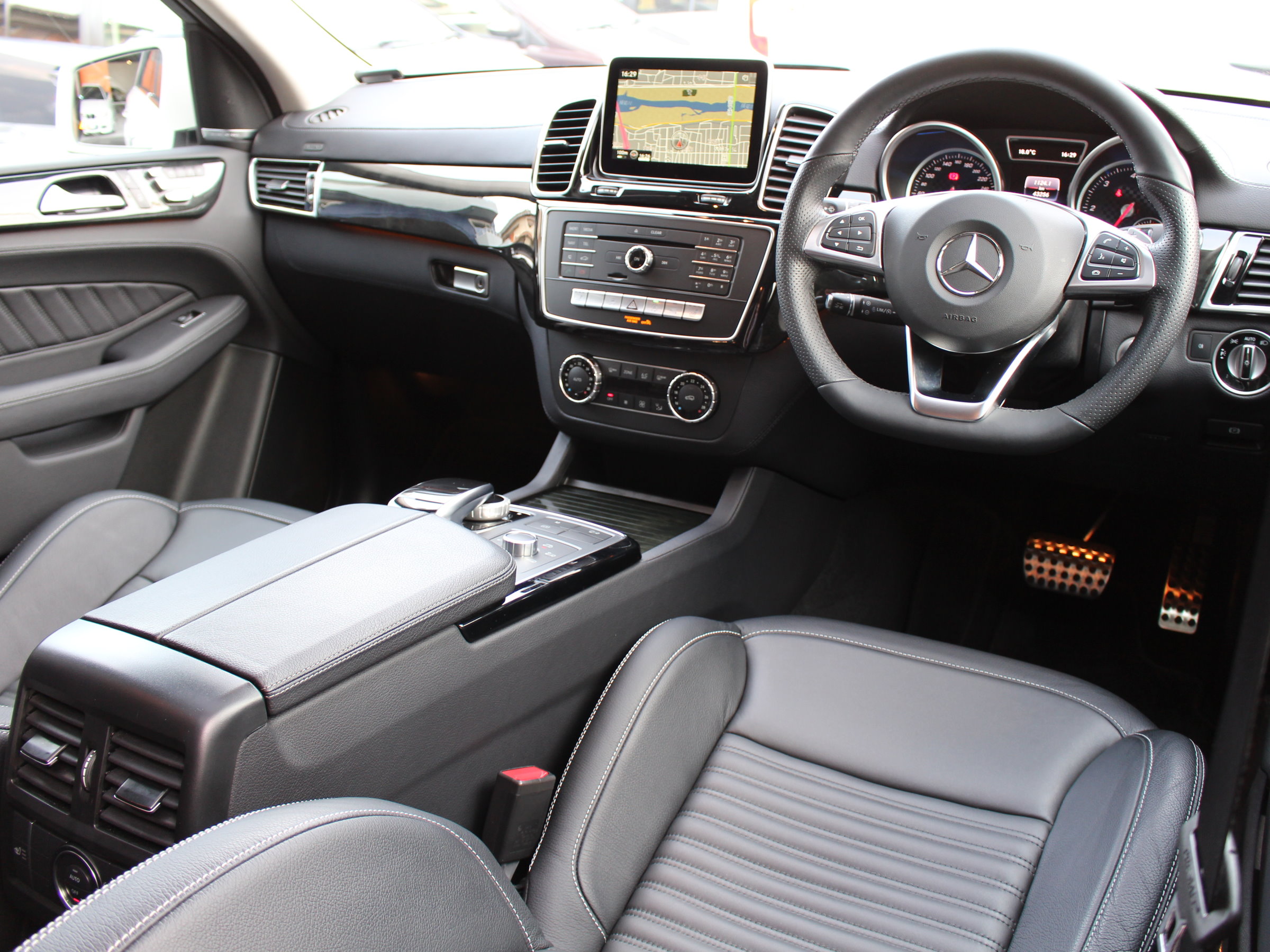 メルセデスベンツ　ＧＬＥ３５０ｄ　スポーツ　４マチック