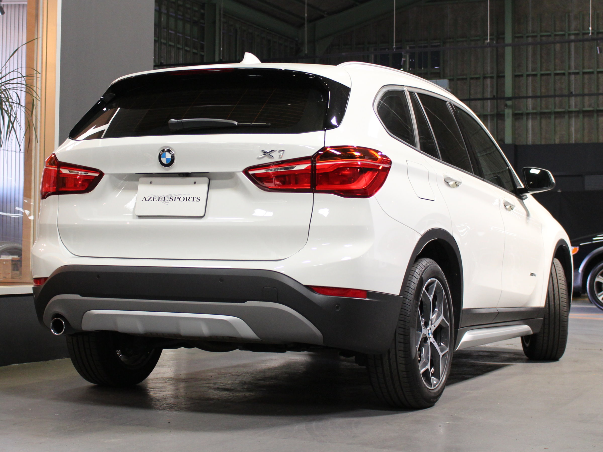 ＢＭＷ　Ｘ１　ｘドライブ１８ｄ　Ｘライン　ハイラインパッケージ