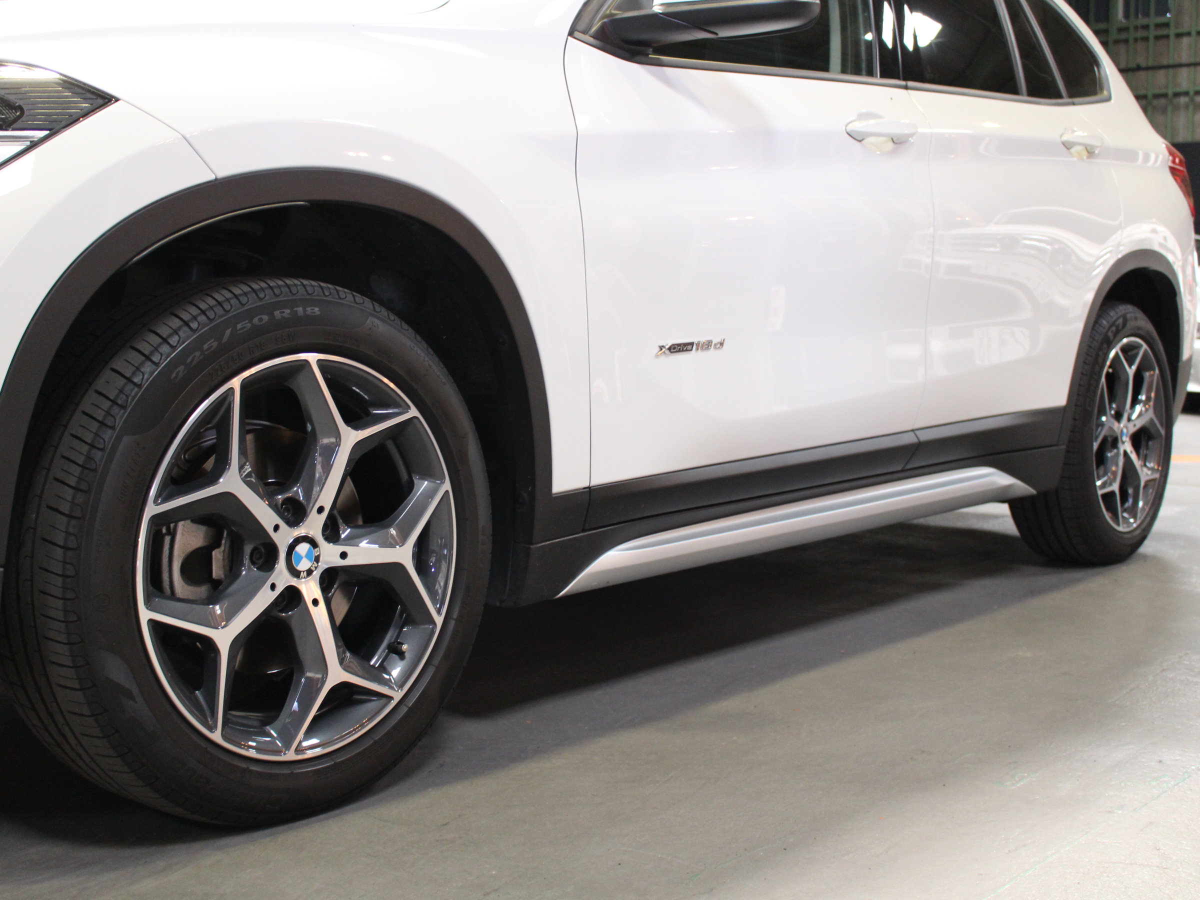 ＢＭＷ　Ｘ１　ｘドライブ１８ｄ　Ｘライン　ハイラインパッケージ