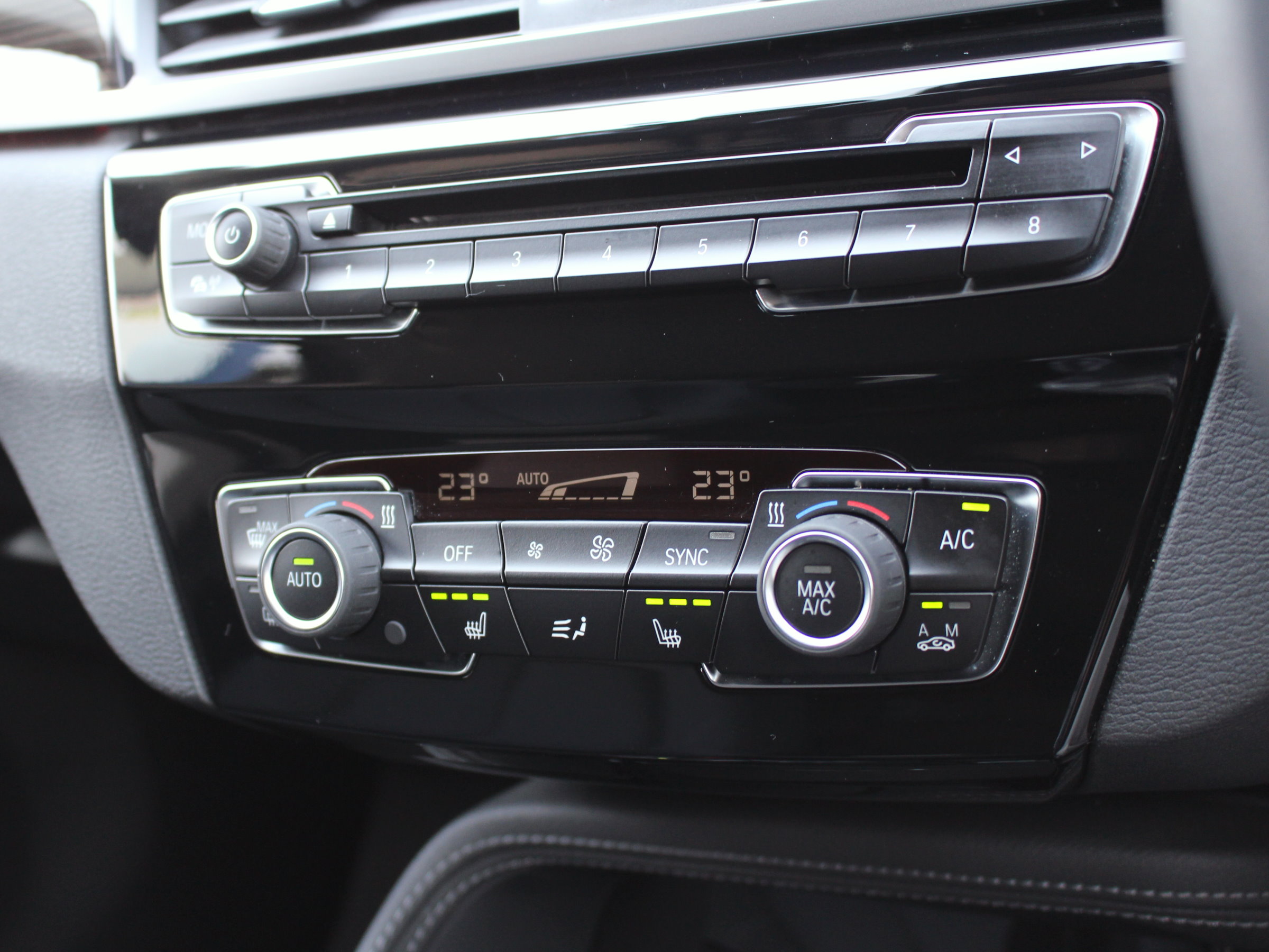 ＢＭＷ　Ｘ１　ｘドライブ１８ｄ　Ｘライン　ハイラインパッケージ