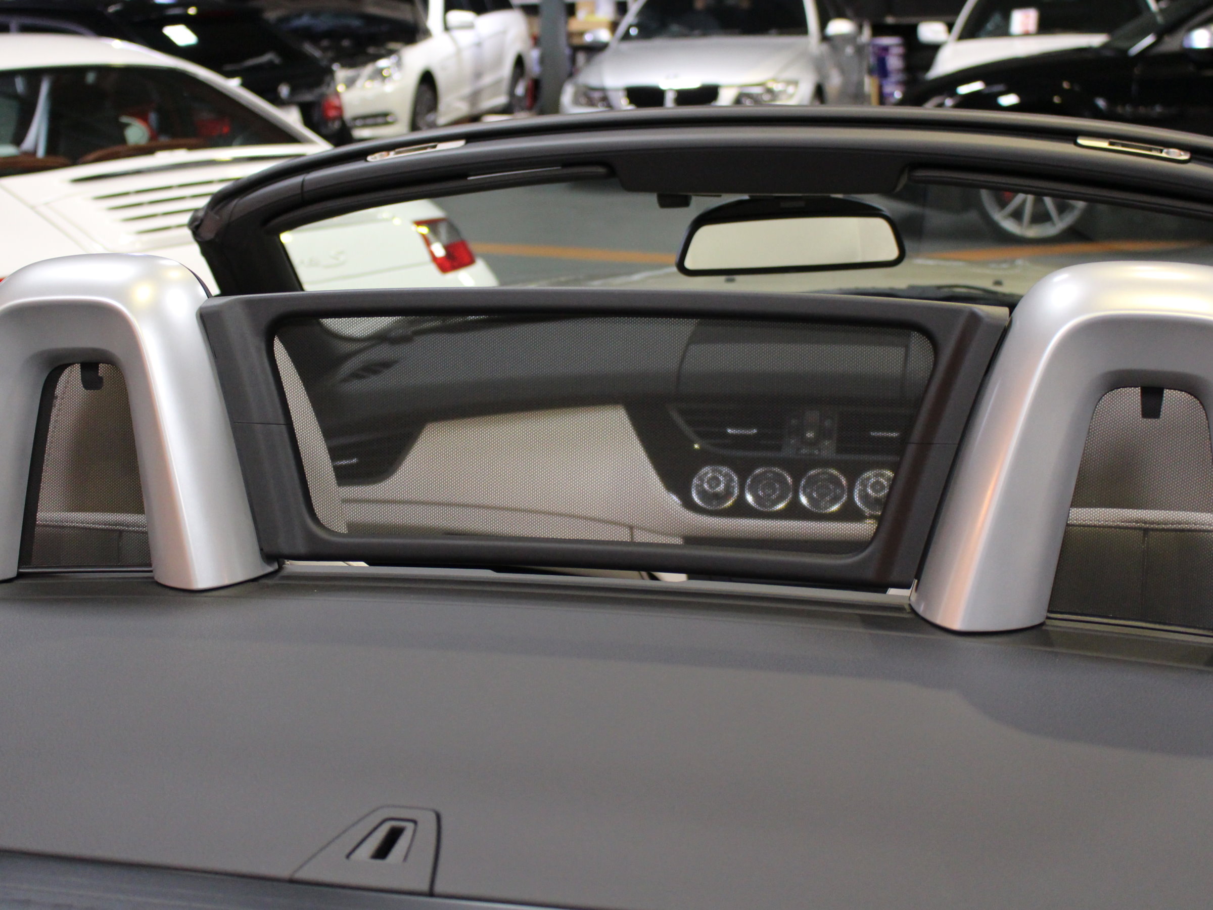 ＢＭＷ　Ｚ４　ｓドライブ３５ⅰ　ＯＰデザインピュアホワイト