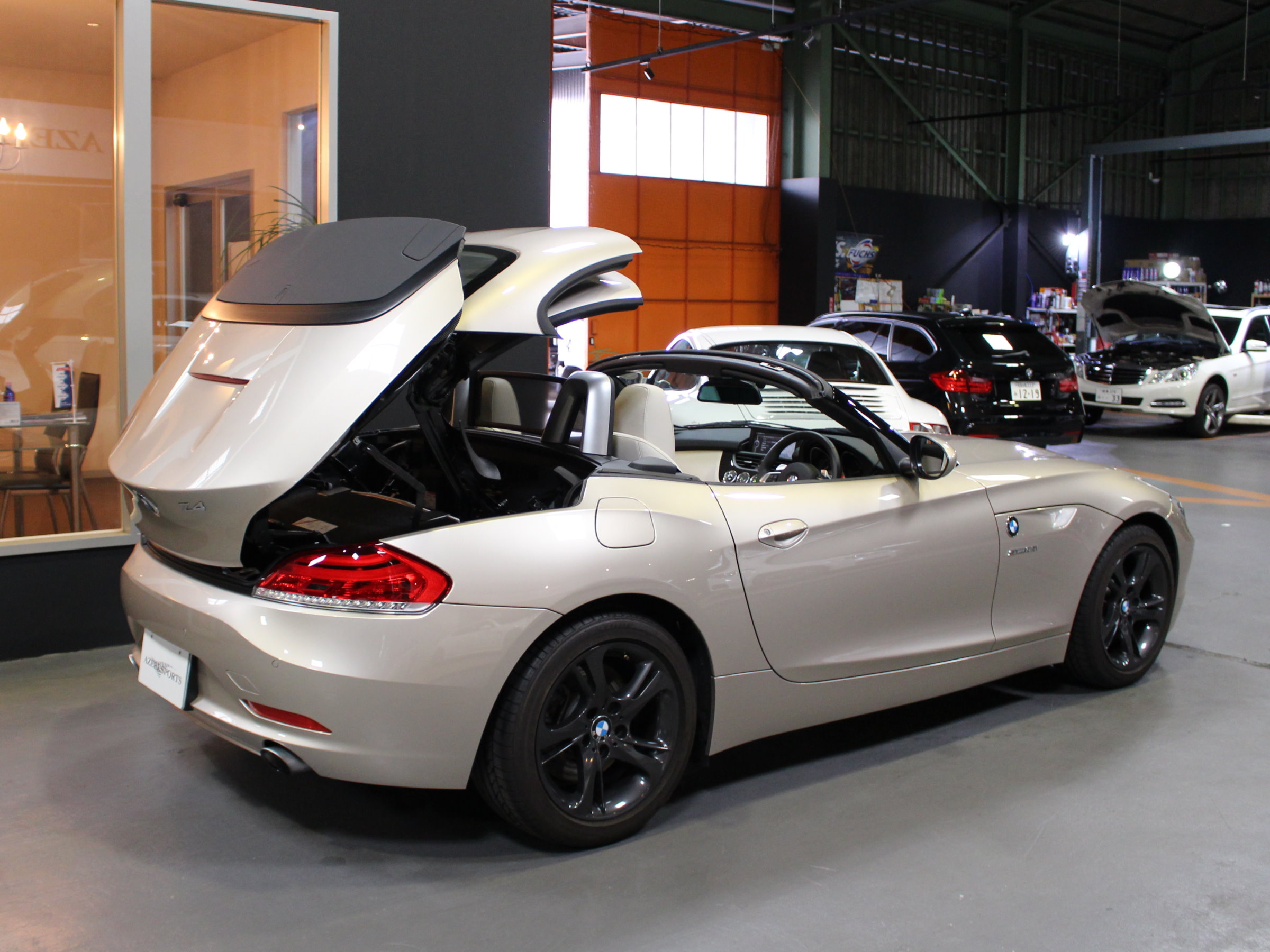 ＢＭＷ　Ｚ４　ｓドライブ３５ⅰ　ＯＰデザインピュアホワイト