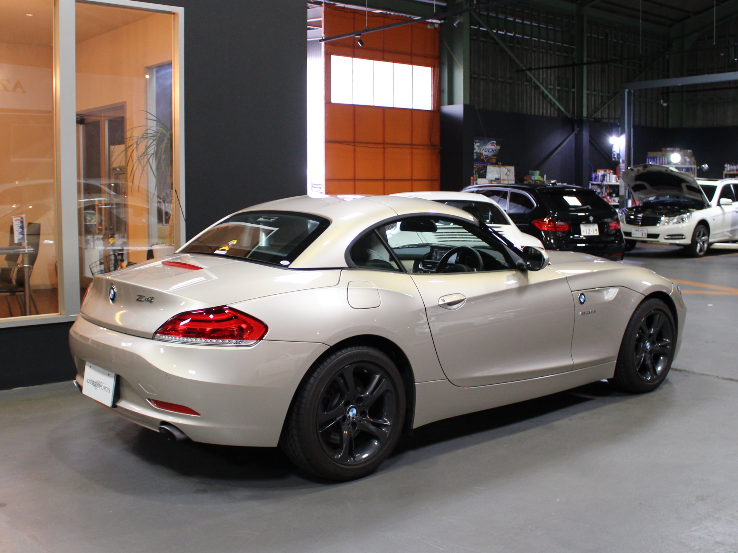 ＢＭＷ　Ｚ４　ｓドライブ３５ⅰ　ＯＰデザインピュアホワイト