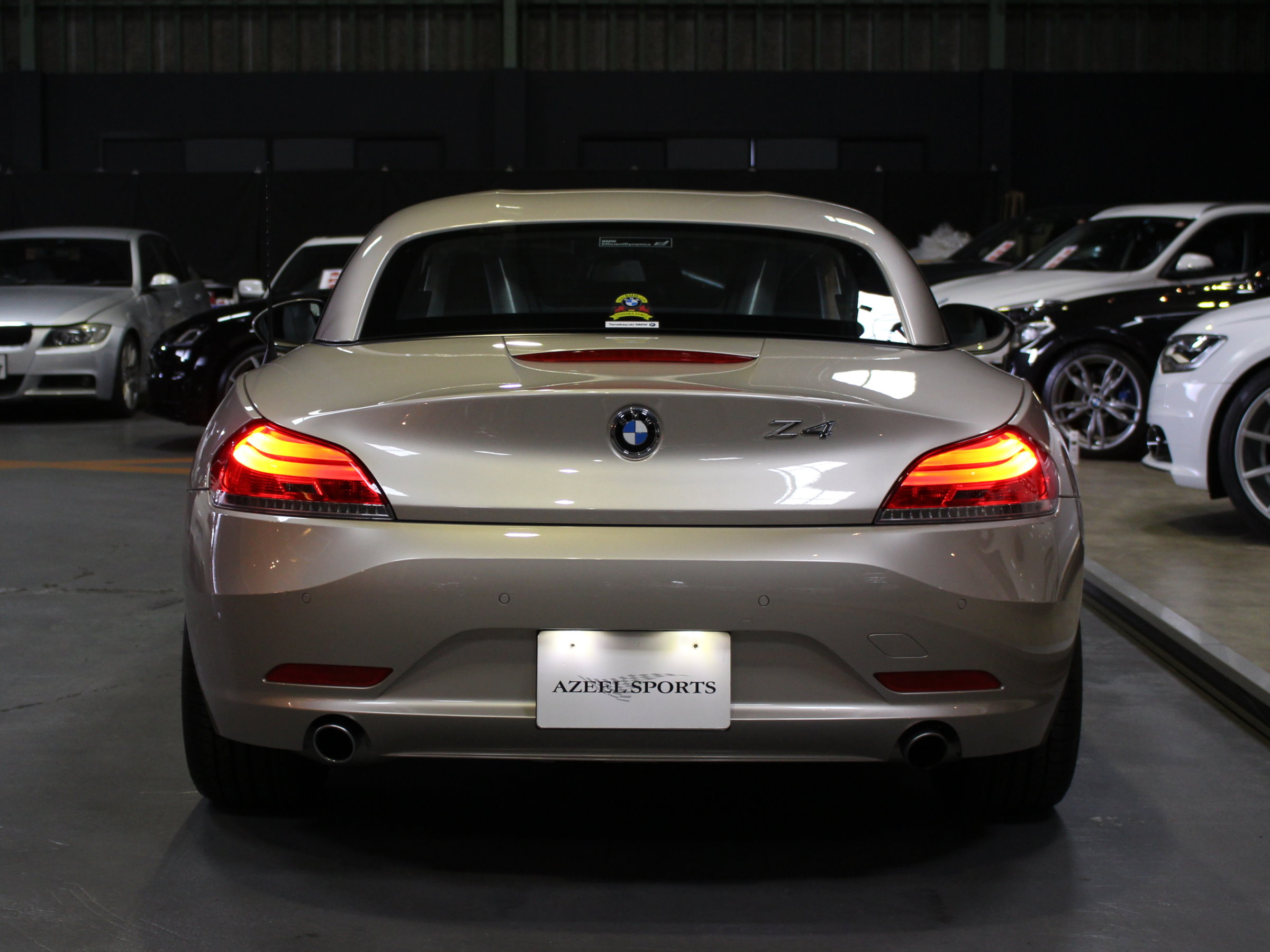 ＢＭＷ　Ｚ４　ｓドライブ３５ⅰ　ＯＰデザインピュアホワイト
