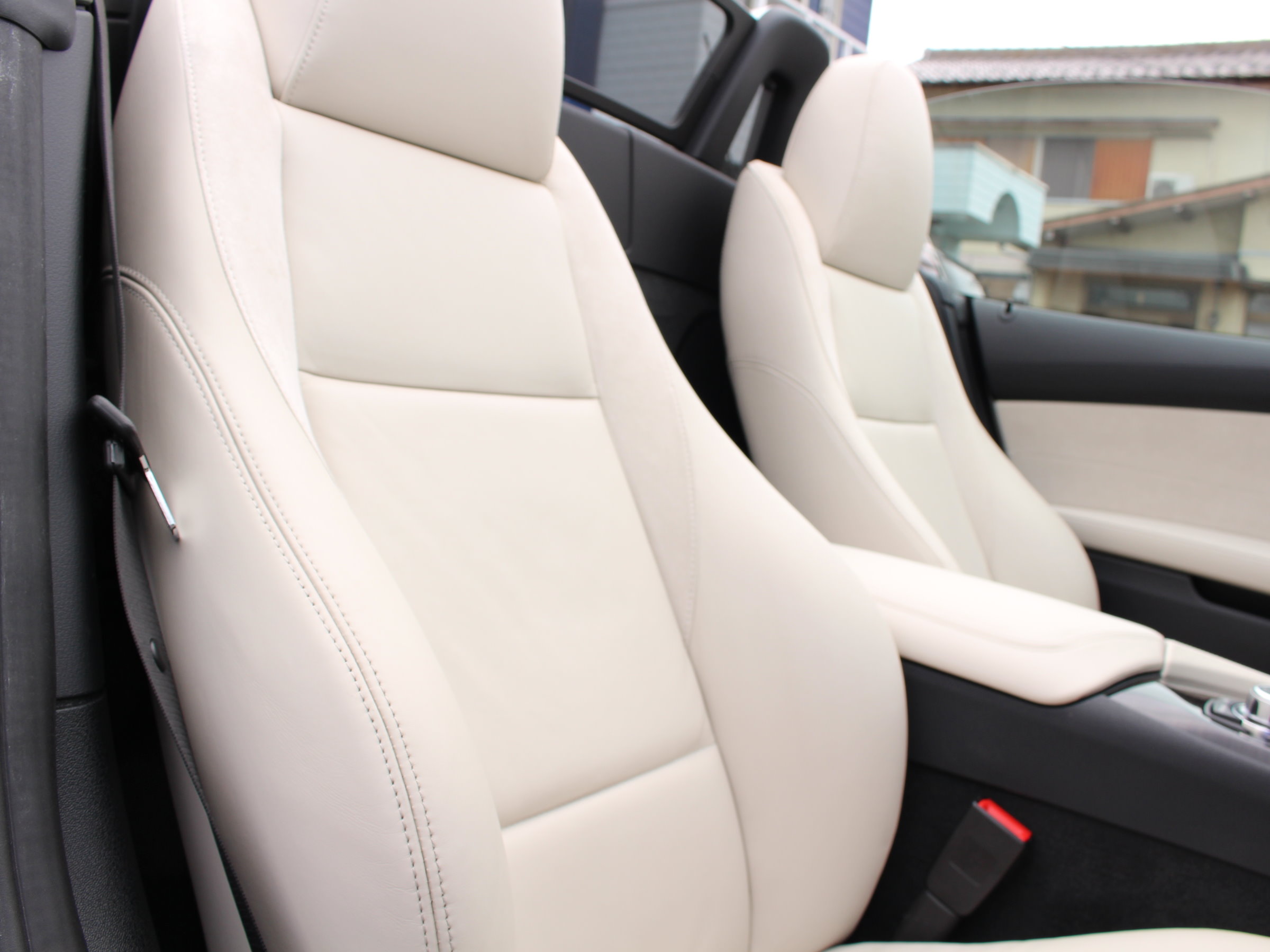 ＢＭＷ　Ｚ４　ｓドライブ３５ⅰ　ＯＰデザインピュアホワイト
