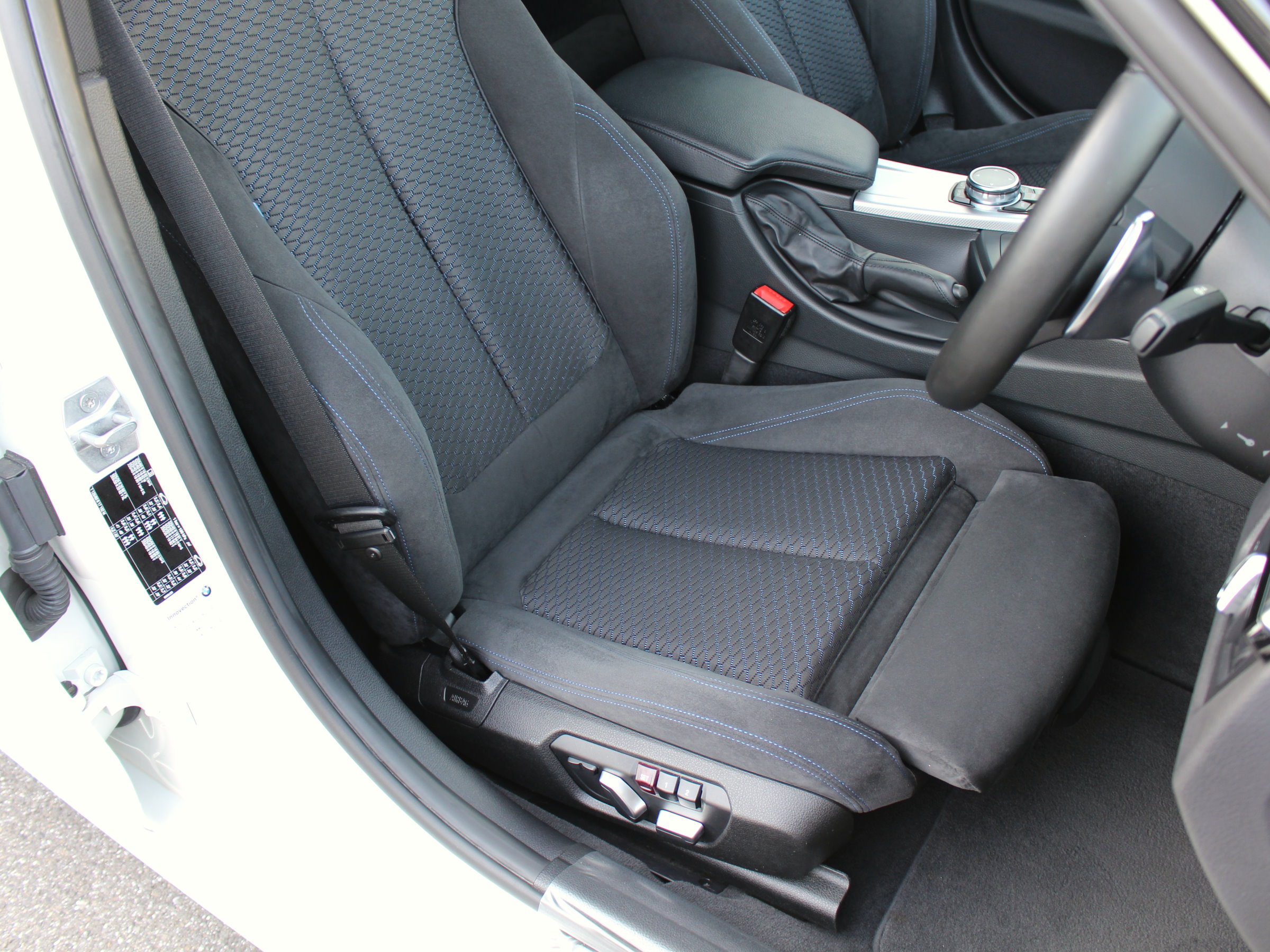 ＢＭＷ　３２０ｄ　Ｍスポーツ　