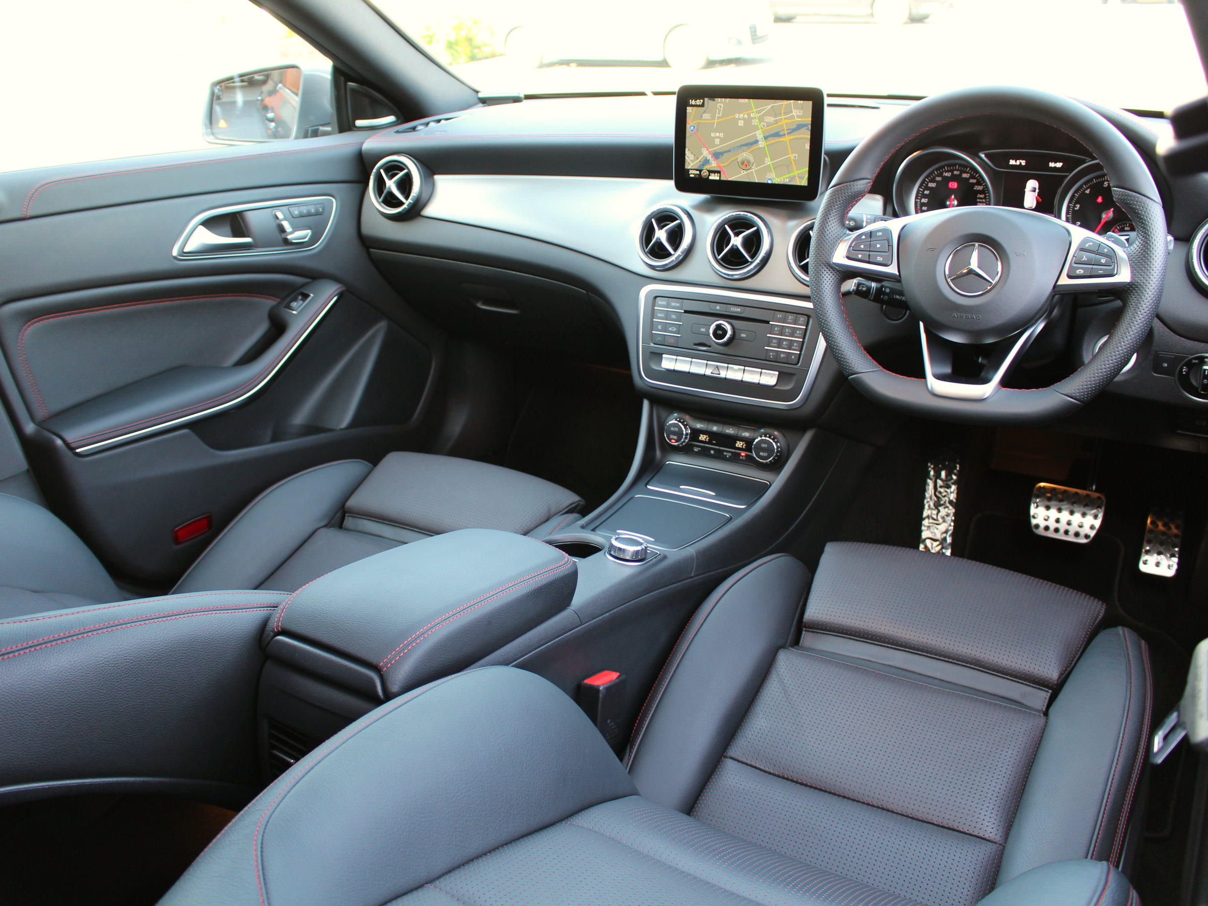メルセデスベンツ　ＣＬＡ１８０シューティングブレーク　スポーツ